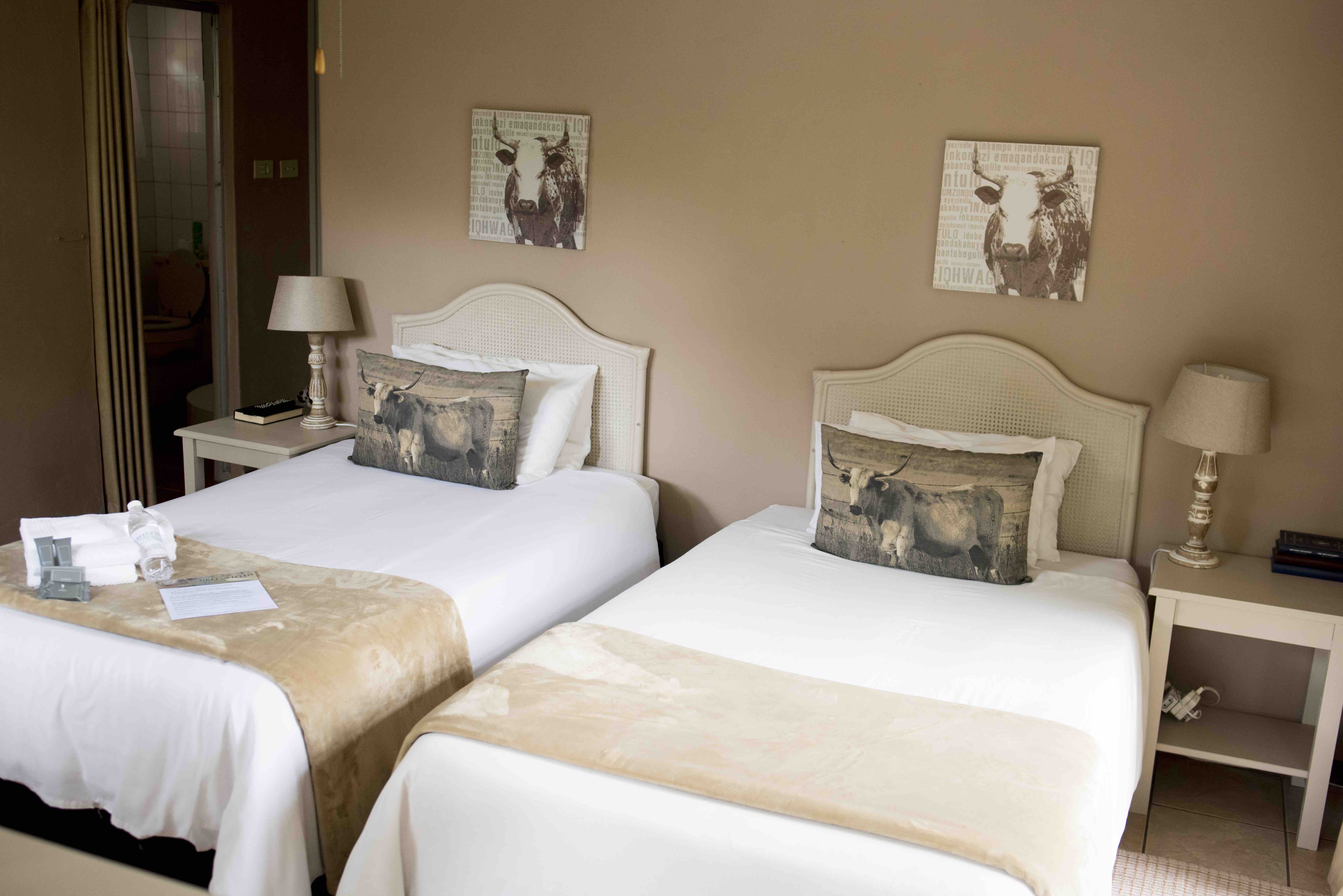 Greenfields Twin room with three quarter beds Bed and breakfasts for