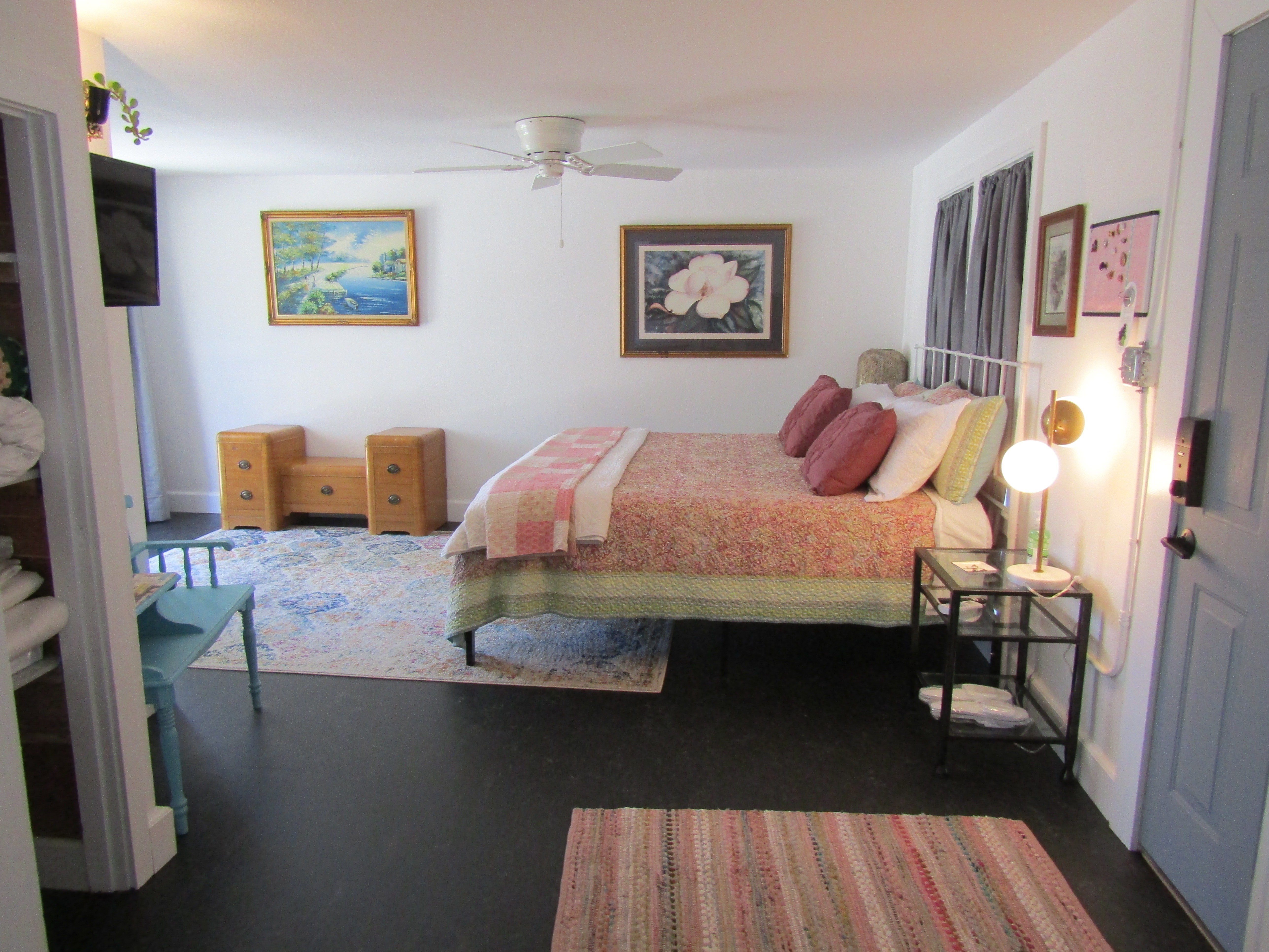 Be-Bopper's Inn/Magnolia Room.