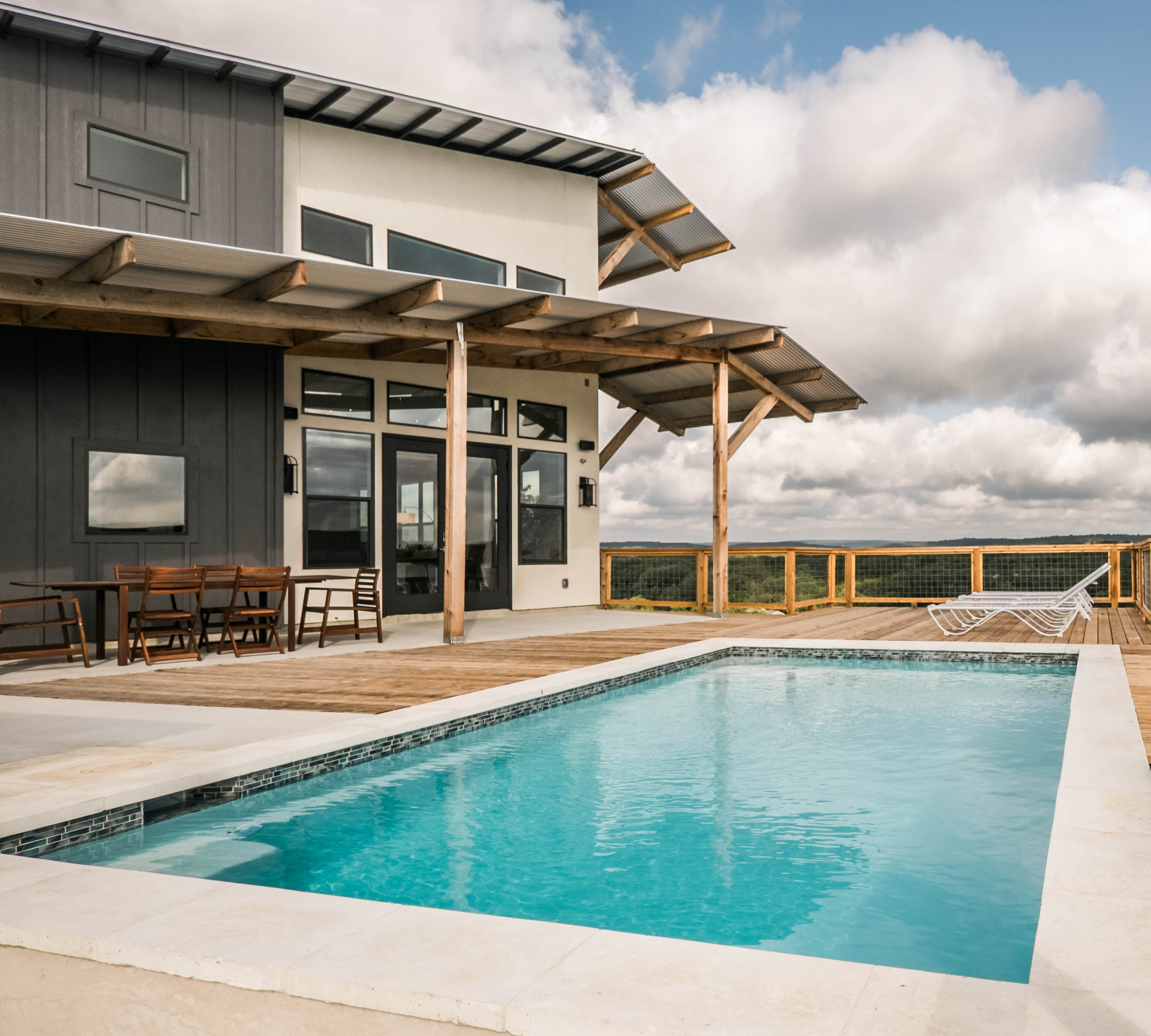 SKYHOUSE Guadalupe Cliffside Pool Above the River Houses for Rent in