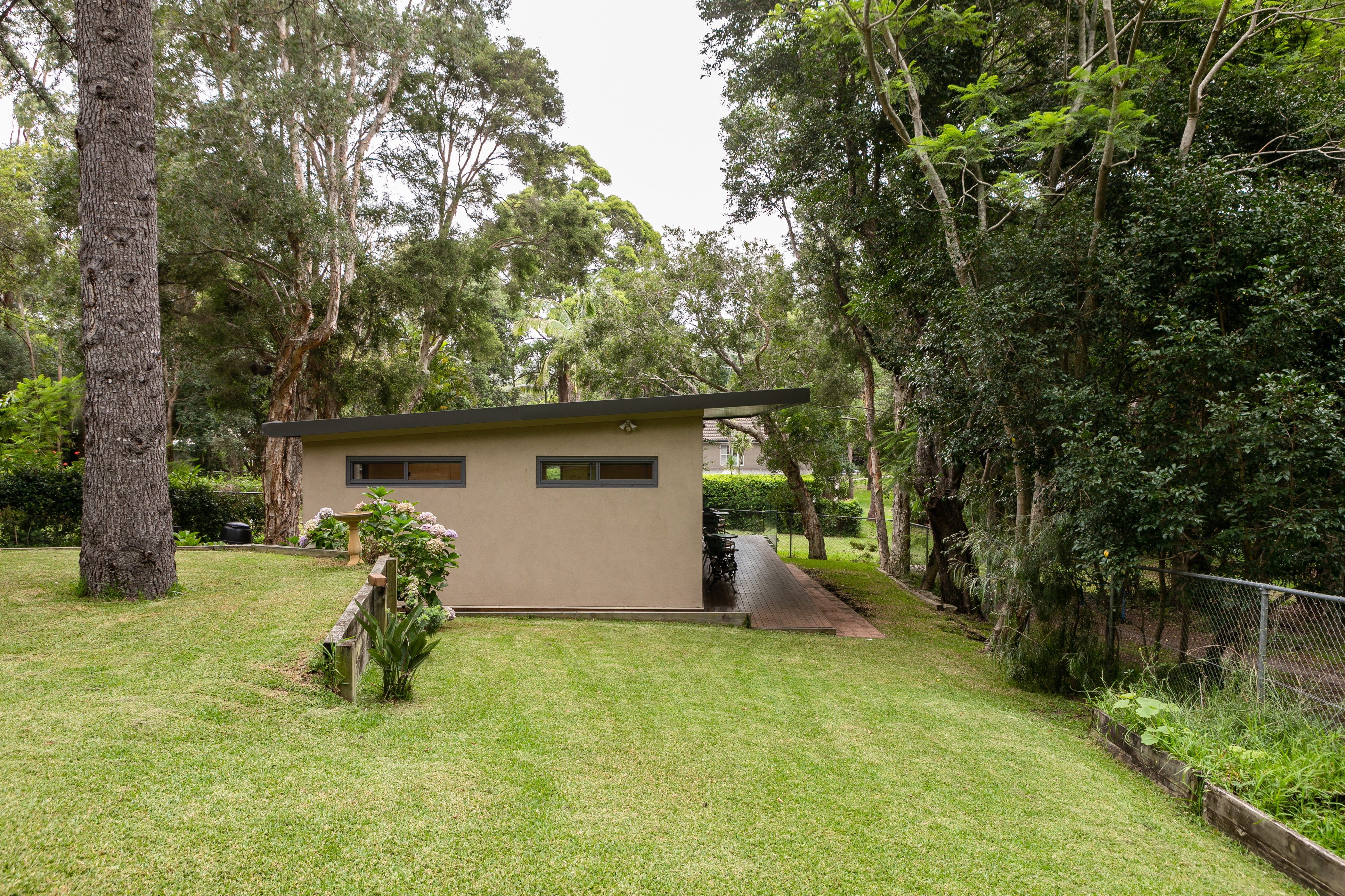 Avalon Comfortable Garden Apartment