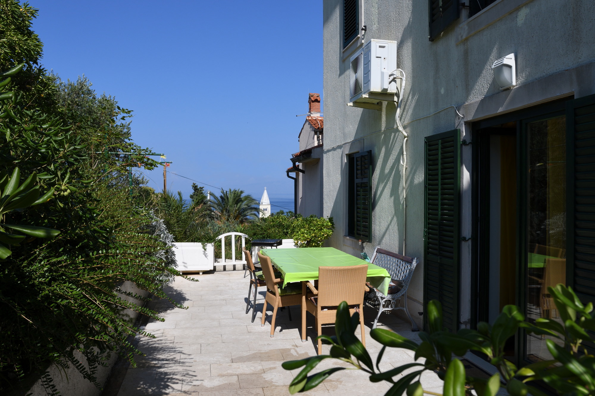 Apartment with terrace and sea view Mara