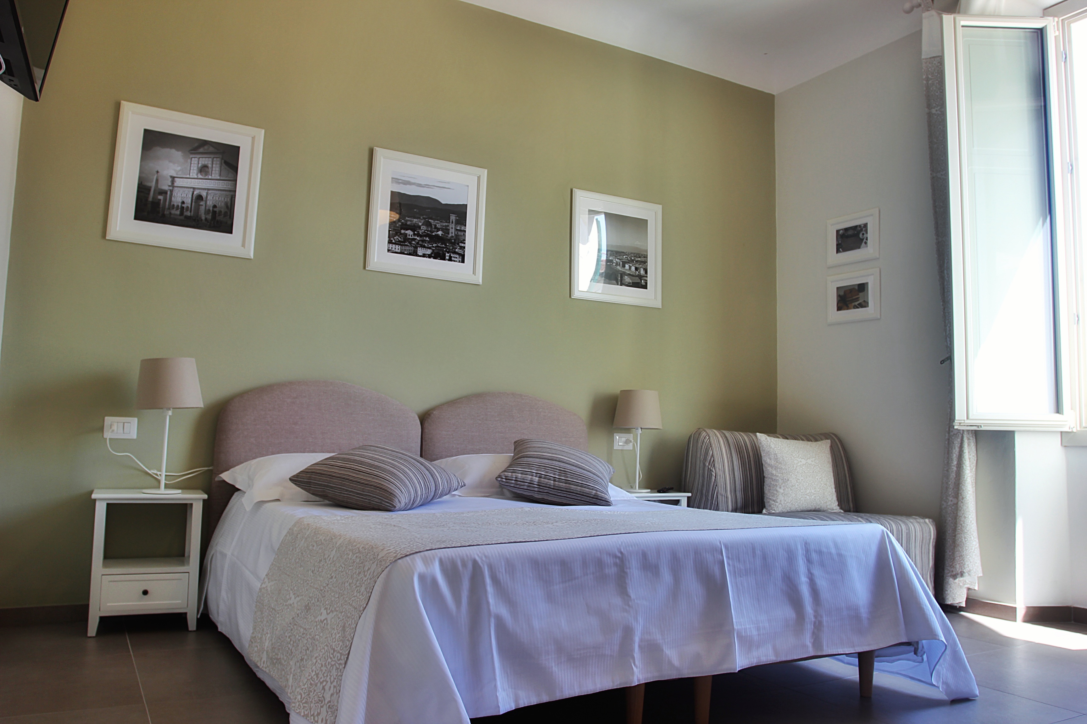 2)Independent apartment near S.M. Novella station in Centro Storico, Florence