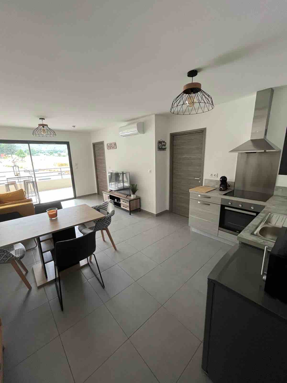 Cosi mountain view apartment 10 min from the beach
