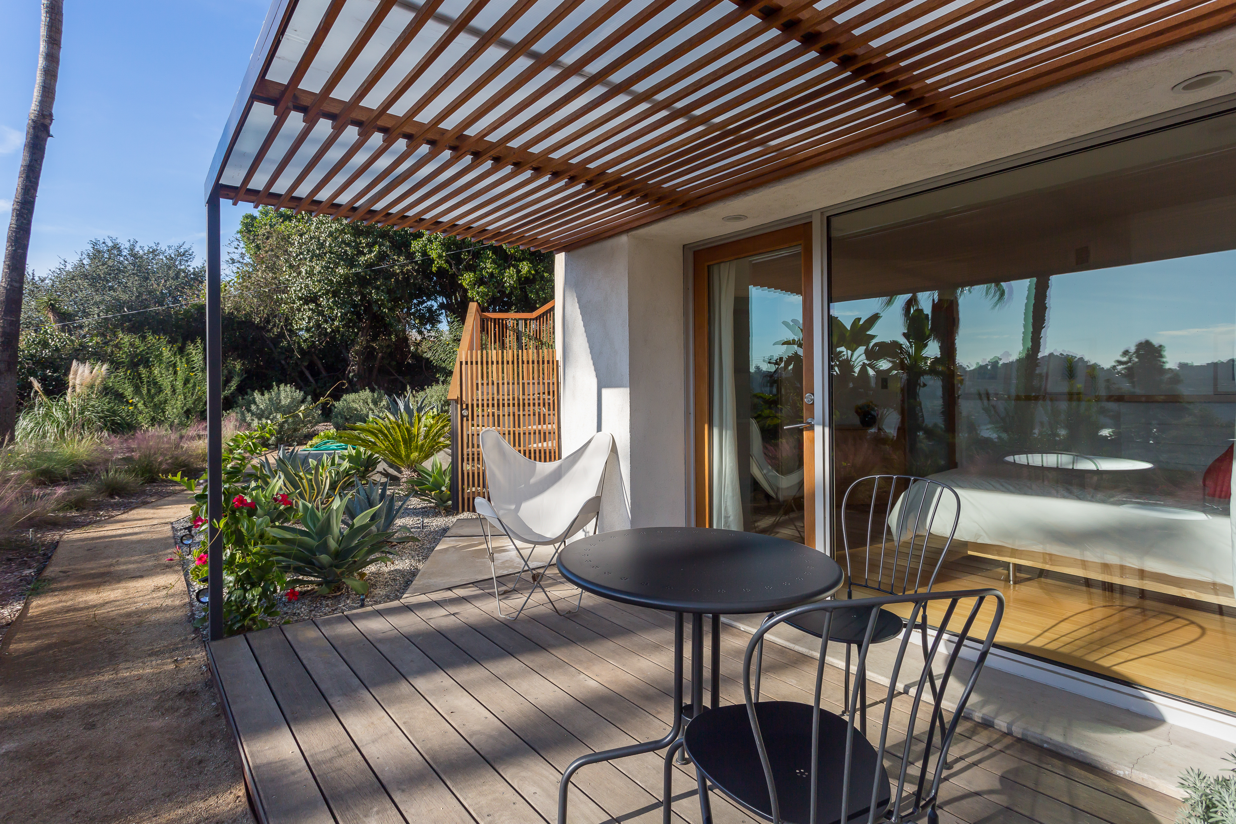 Silverlake cozy mid-century private unit Lake View