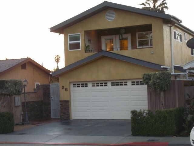 House + Garage 2 Bed 2 Bath near Carson & Lakewood in Long Beach, Los Angeles