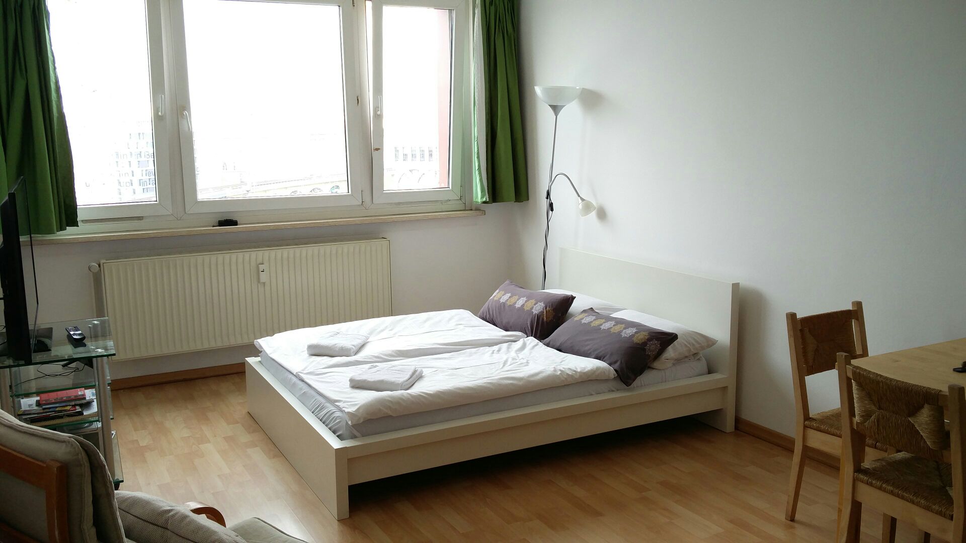 Noisy and Boring, 9th floor apartment