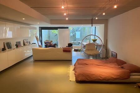 ruime studio w.private kitchen/bath near beach. — The Hague stay