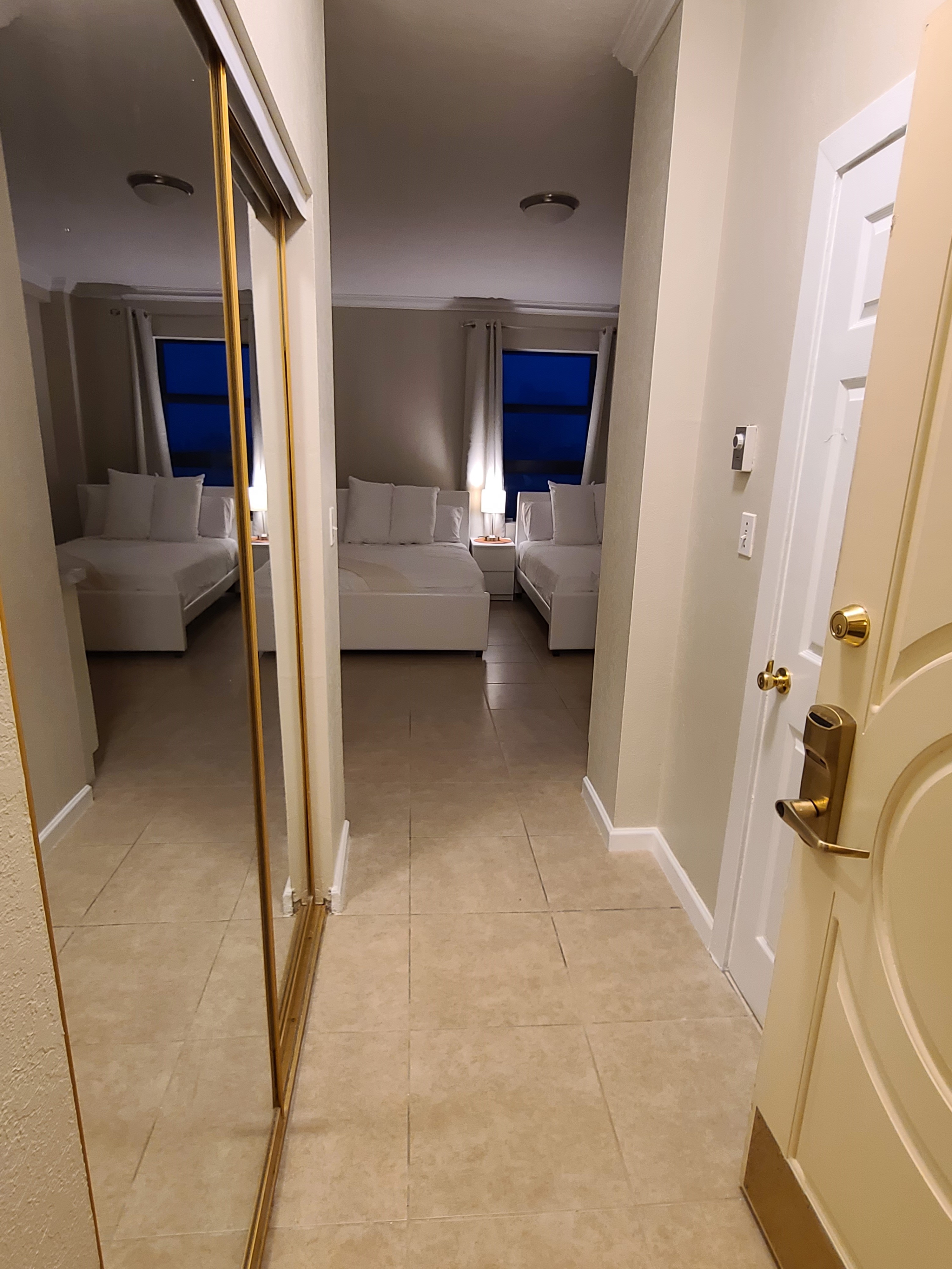 Hollywood Beach Resort Hotel Studio, Unit #408 - Apartments for Rent in