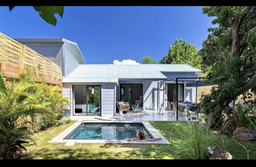 Villa in a quiet area between sea and mountain ten minutes from the beach.