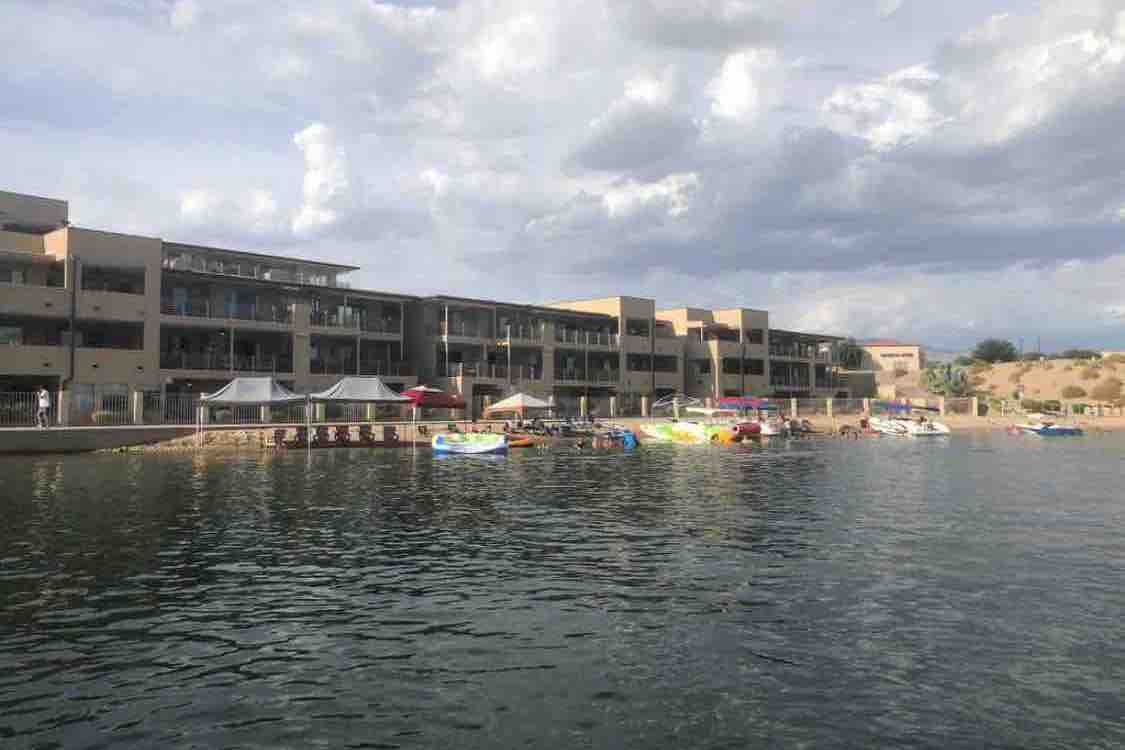 Kings View condo 409 on channel by London Bridge