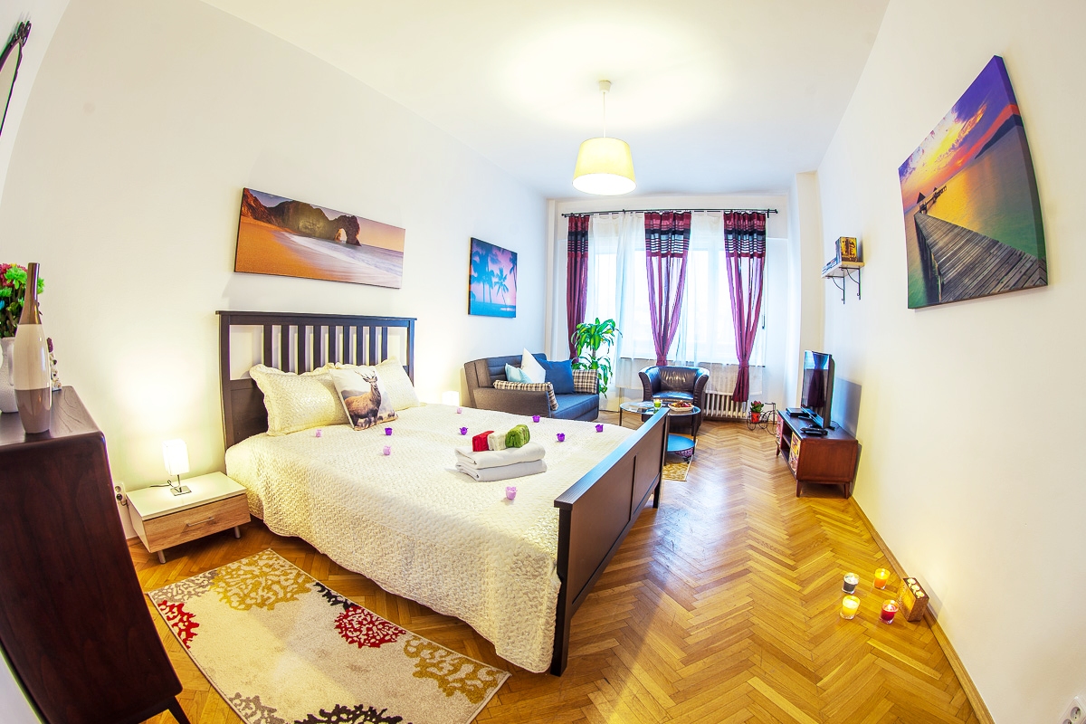 Charming Apart In The Heart Of City
