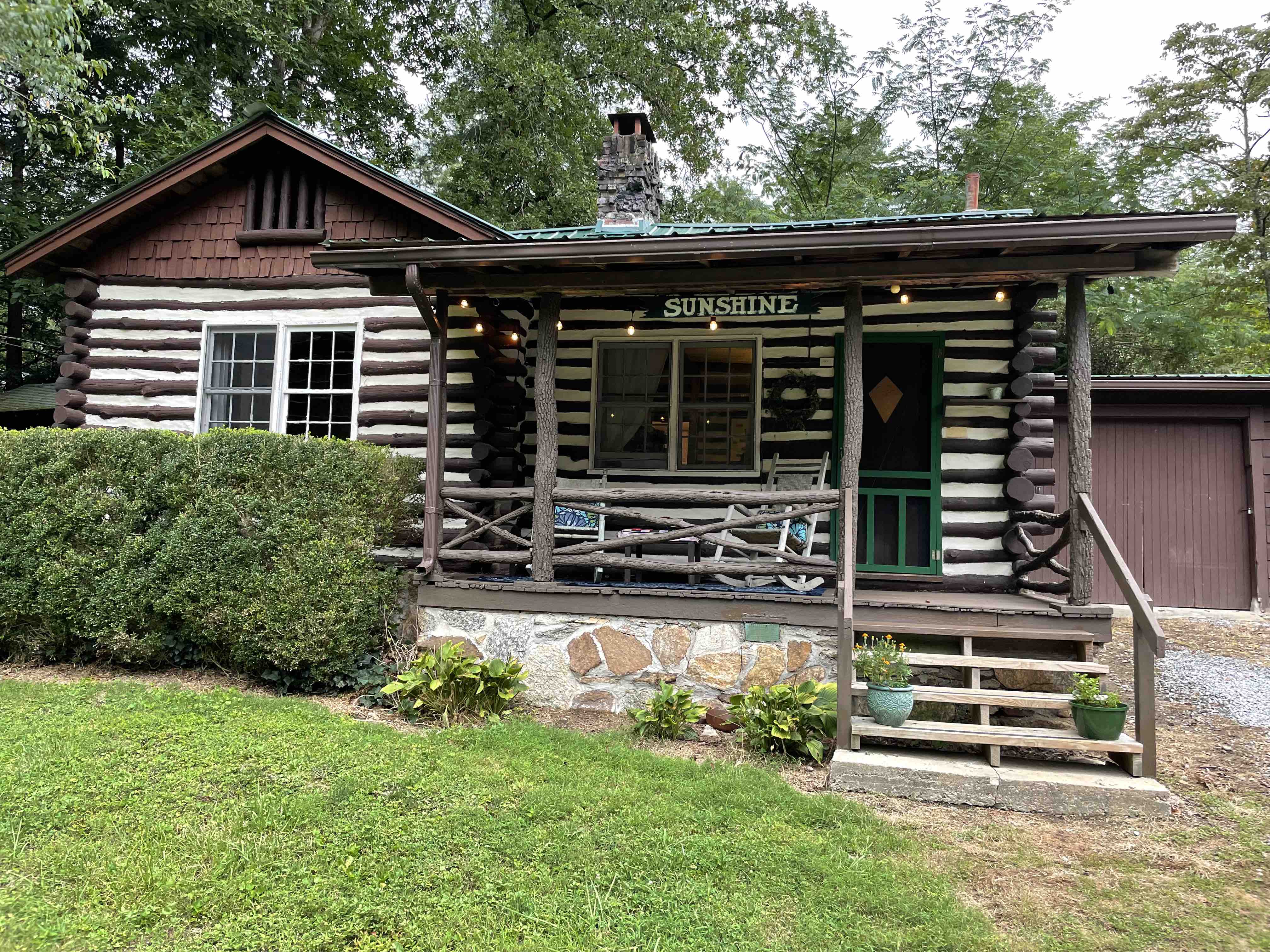 Entire Historic Brightwater Cabin Cabins for Rent in Hendersonville