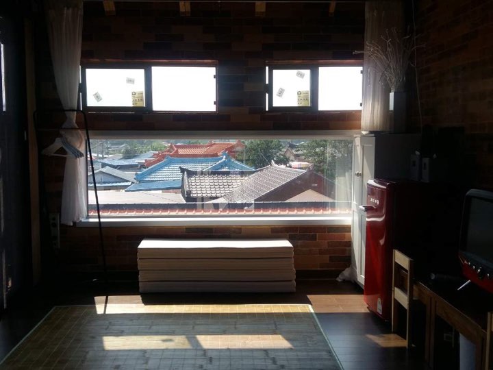 # Backdobucks Bed and Breakfast # 1988 # 2nd floor single # Sokcho # Goseong # 1988 Room # Baekdo Beach