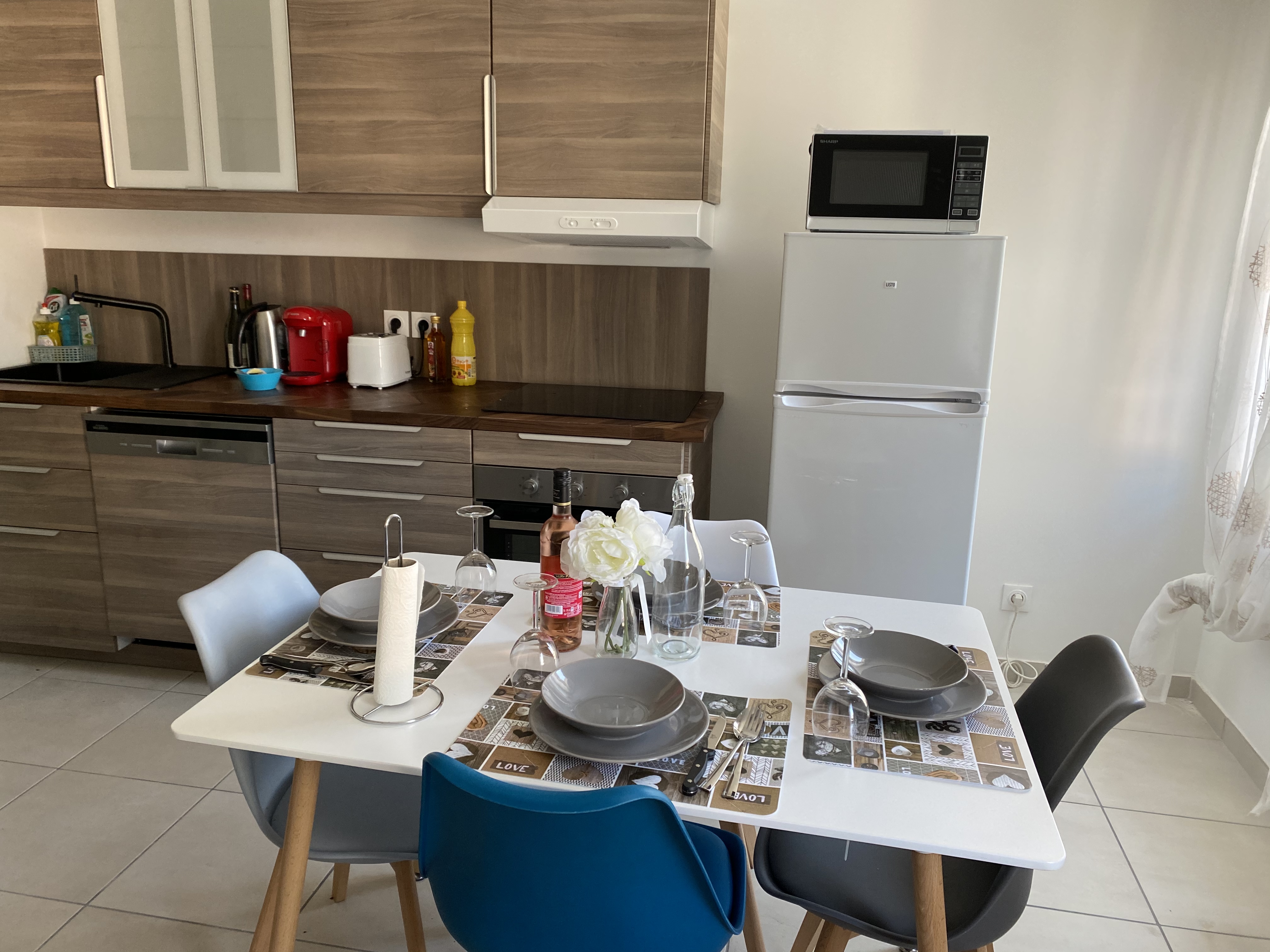 T2 Centre Vénissieux, 25 min Part-Dieu by Tram