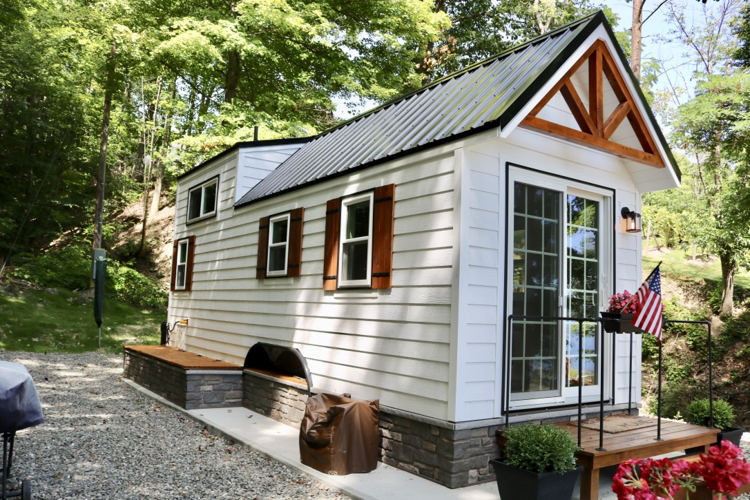 Shalestone Landing (Lakeside Tiny House)