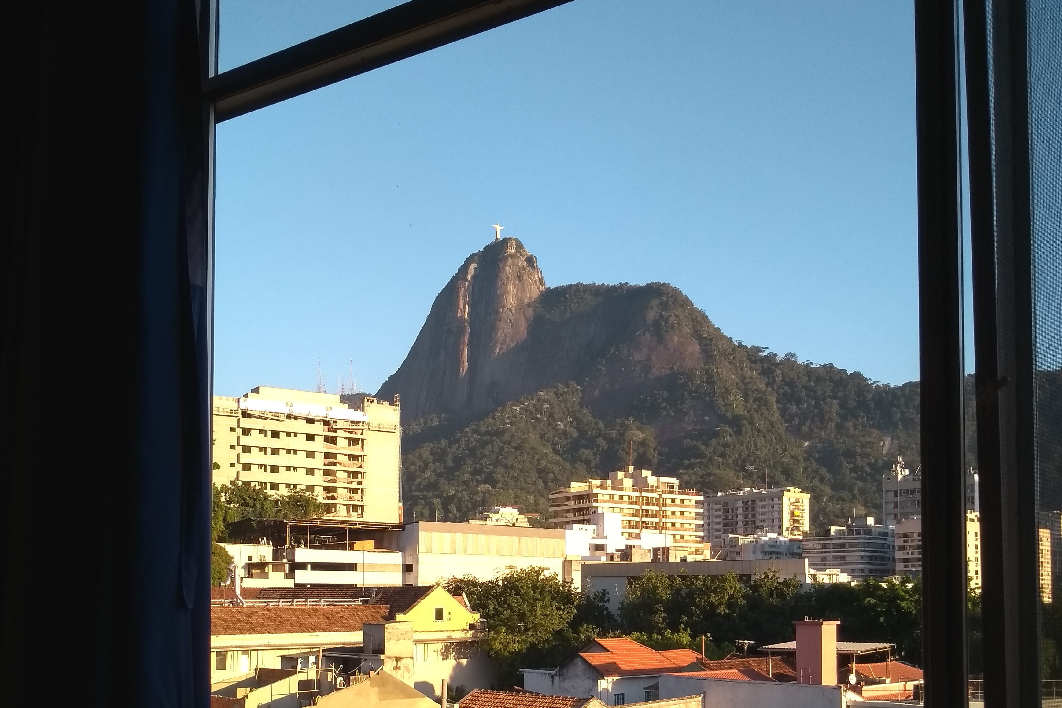 Apezinho  mesanino Botafogo-Rio