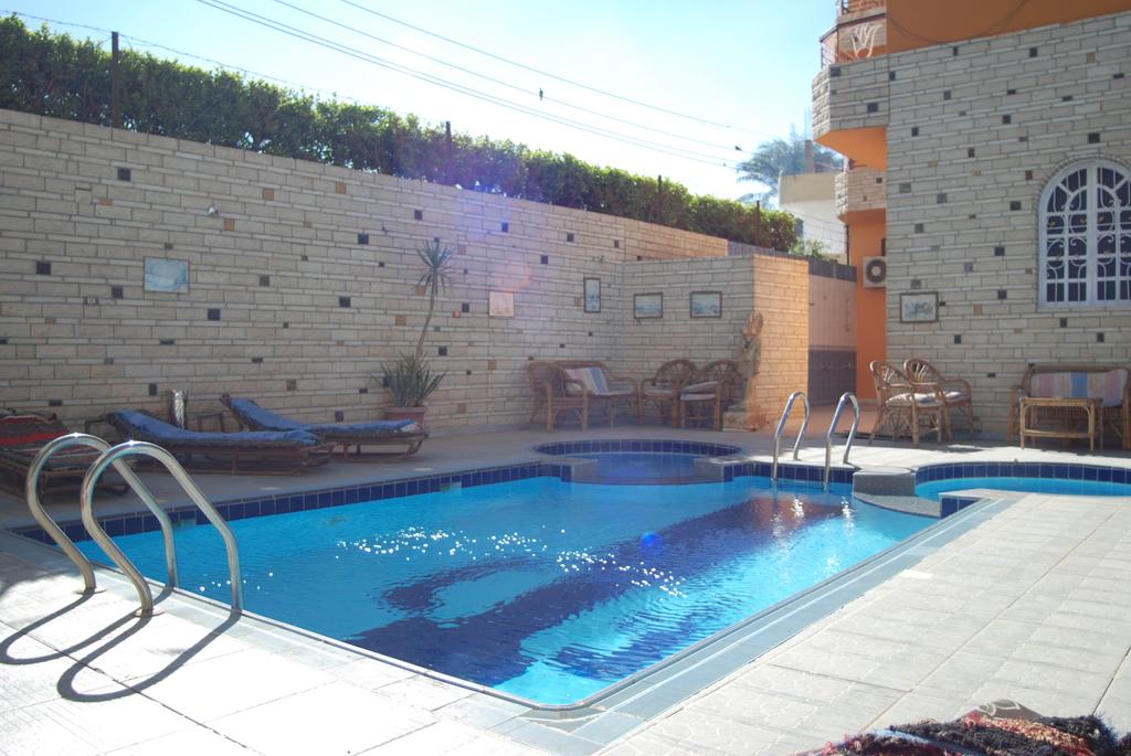 Al Gezera Apartments - 3 Bedroom
