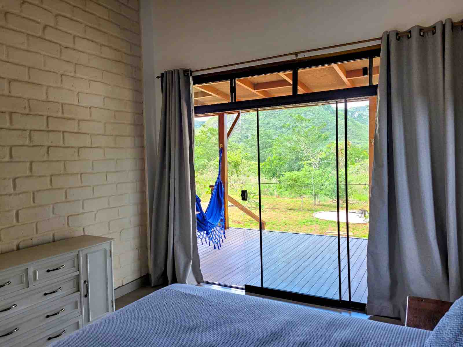 Cottage with spectacular view and swimming pool