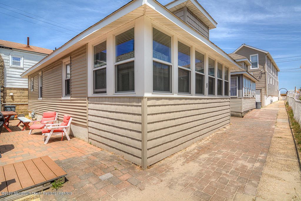 Pt. Pleasant Bch bungalow 60 steps from Beach Bungalows for Rent in