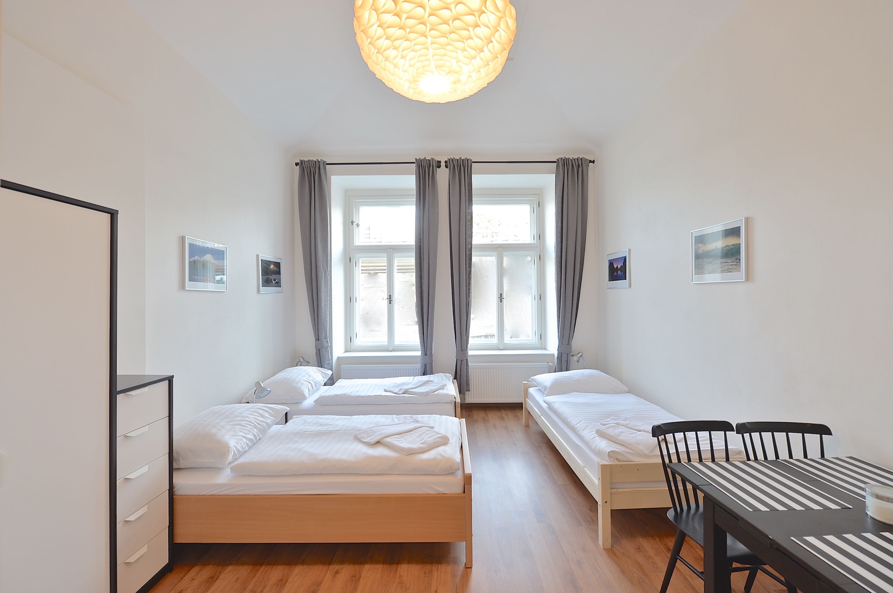 4) flexible beds / kitchenette / bathroom