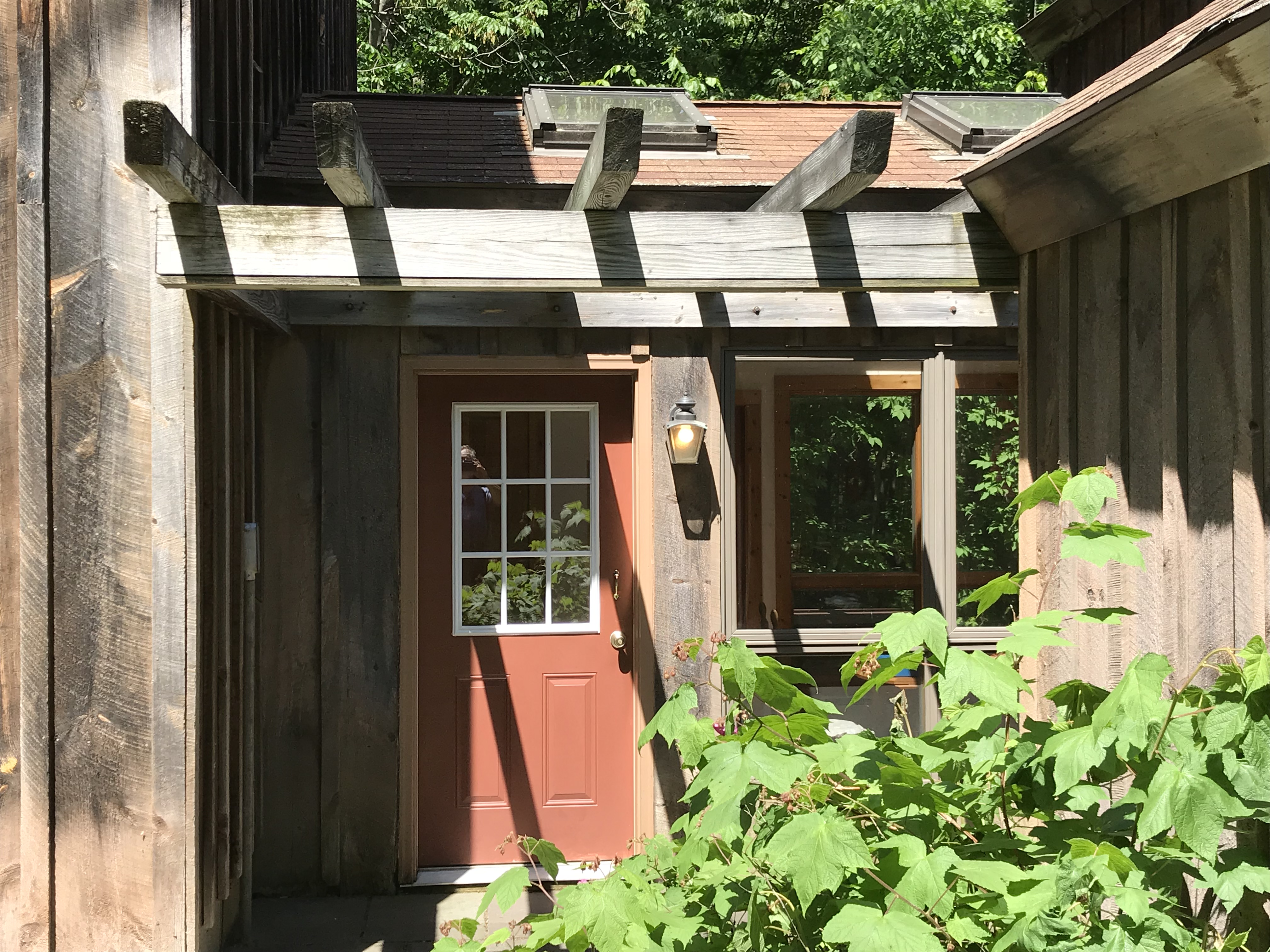 Brookside. Private. Near Skiing and Weddings
