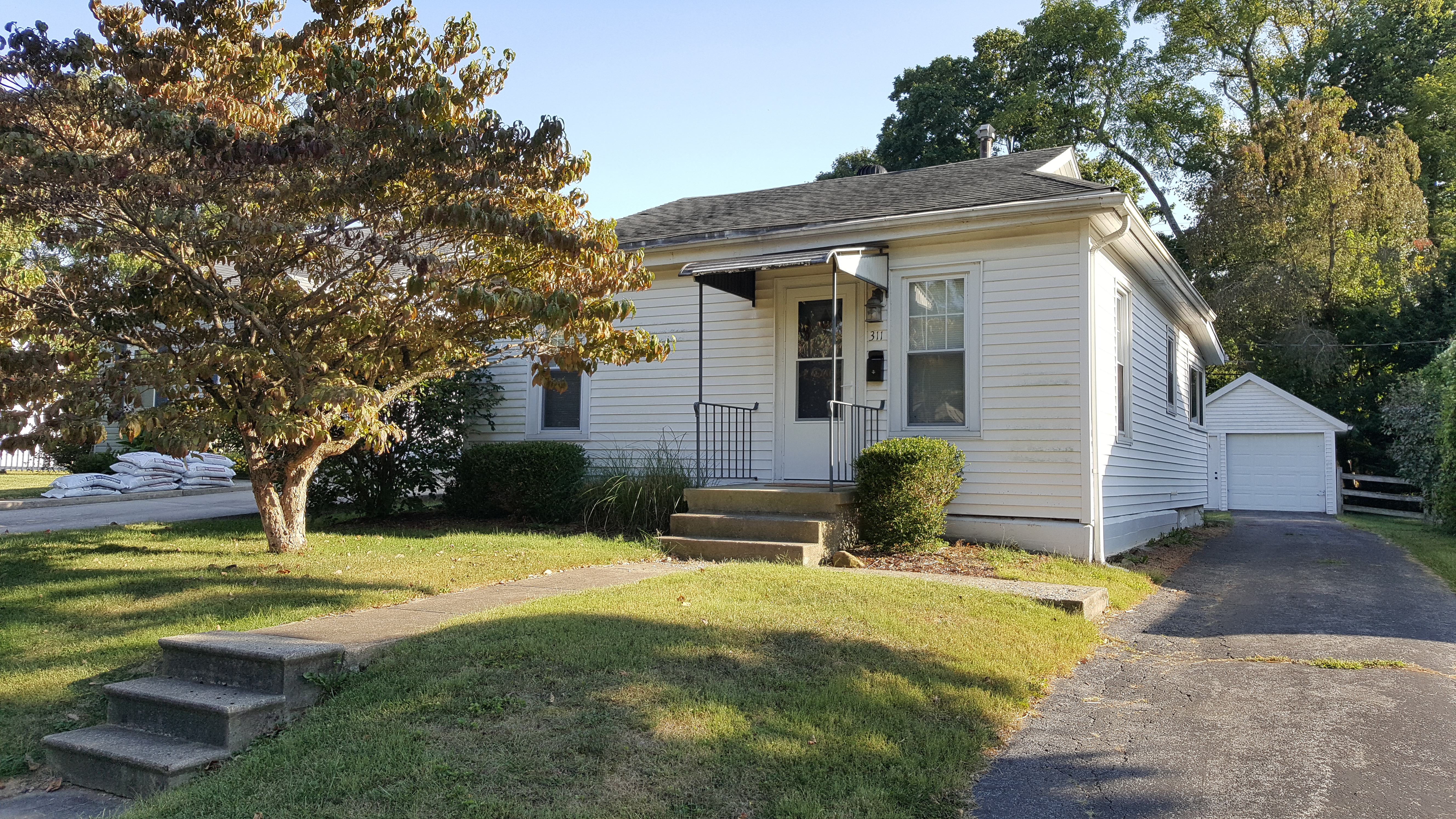 Cozy, clean, and quiet; easy access to everything! in Clintonville, Columbus