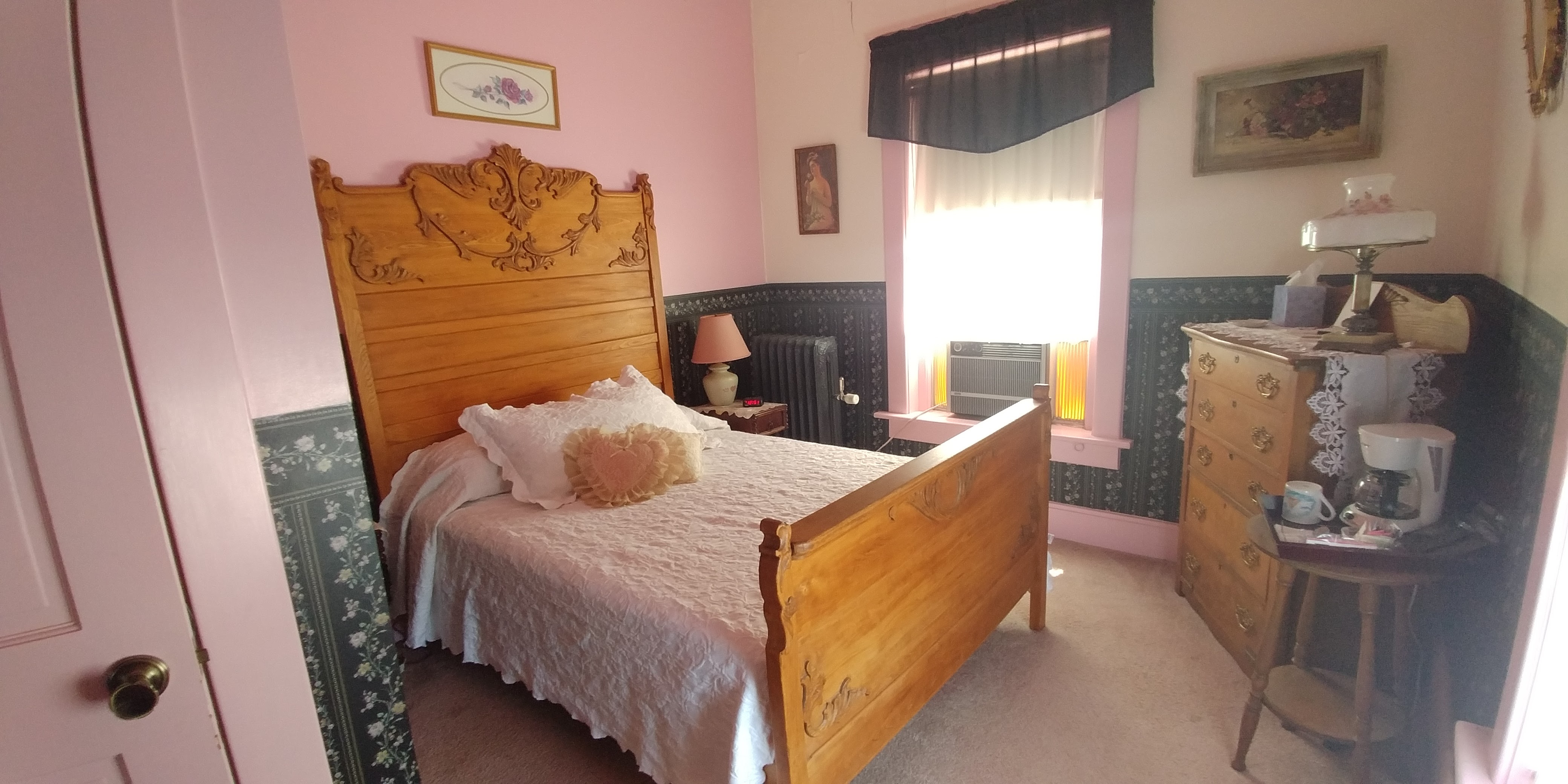 Inn of the SixToed Cat Rosalie Room Boutique hotels for Rent in