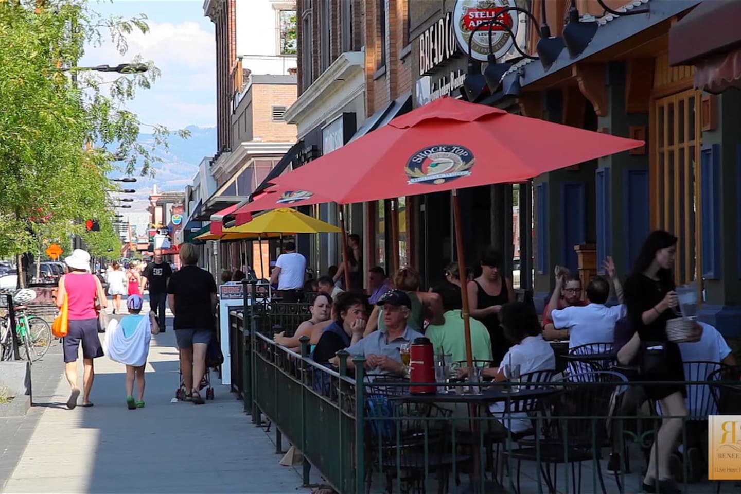 #639 Discovery Bay Top Floor Condo Downtown Kelowna - Condominiums for