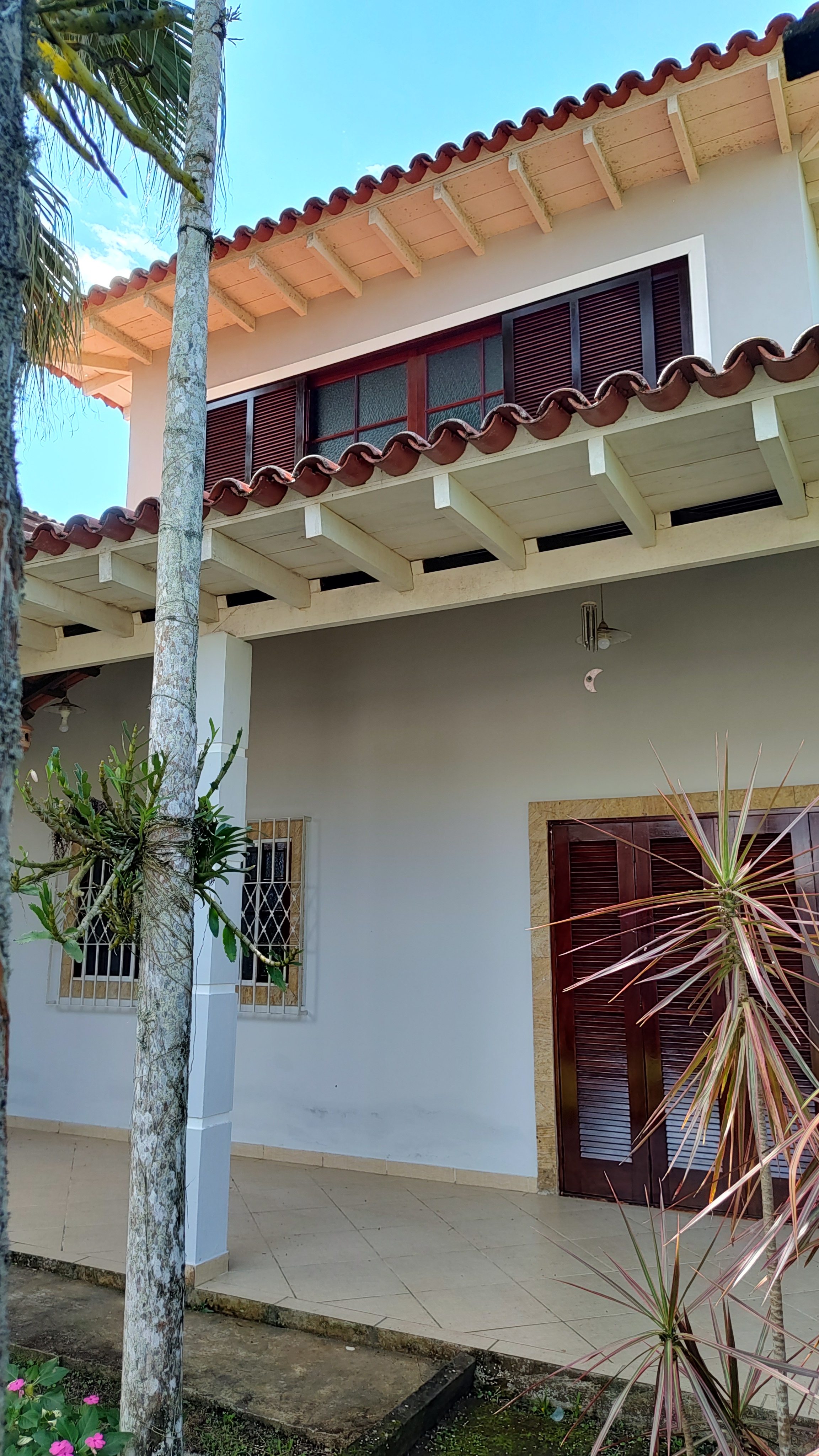 Well located house 03 blocks from Praia.