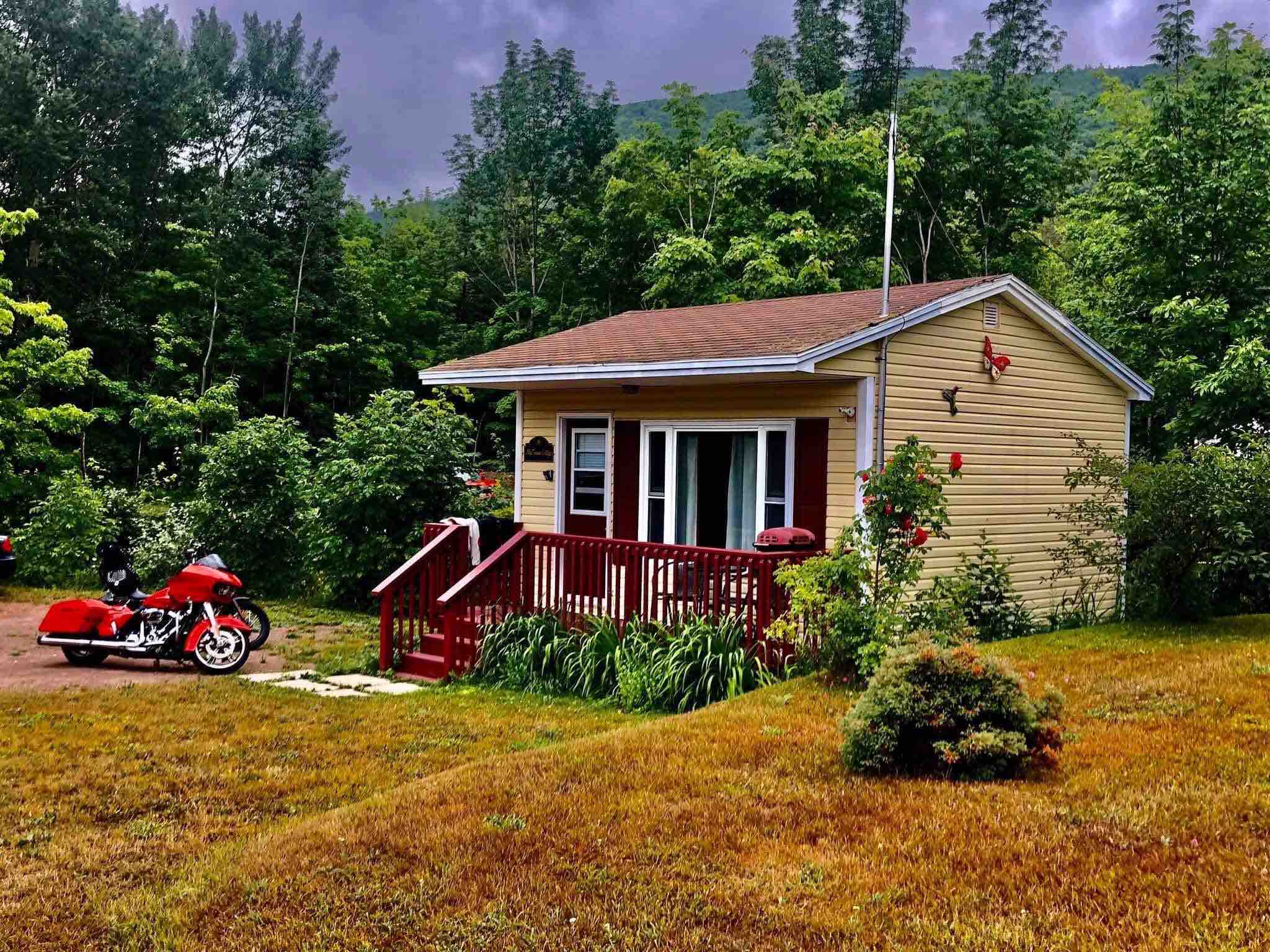 MacToimin Cottage (Private Hot Tub) Cottages for Rent in Pleasant Bay