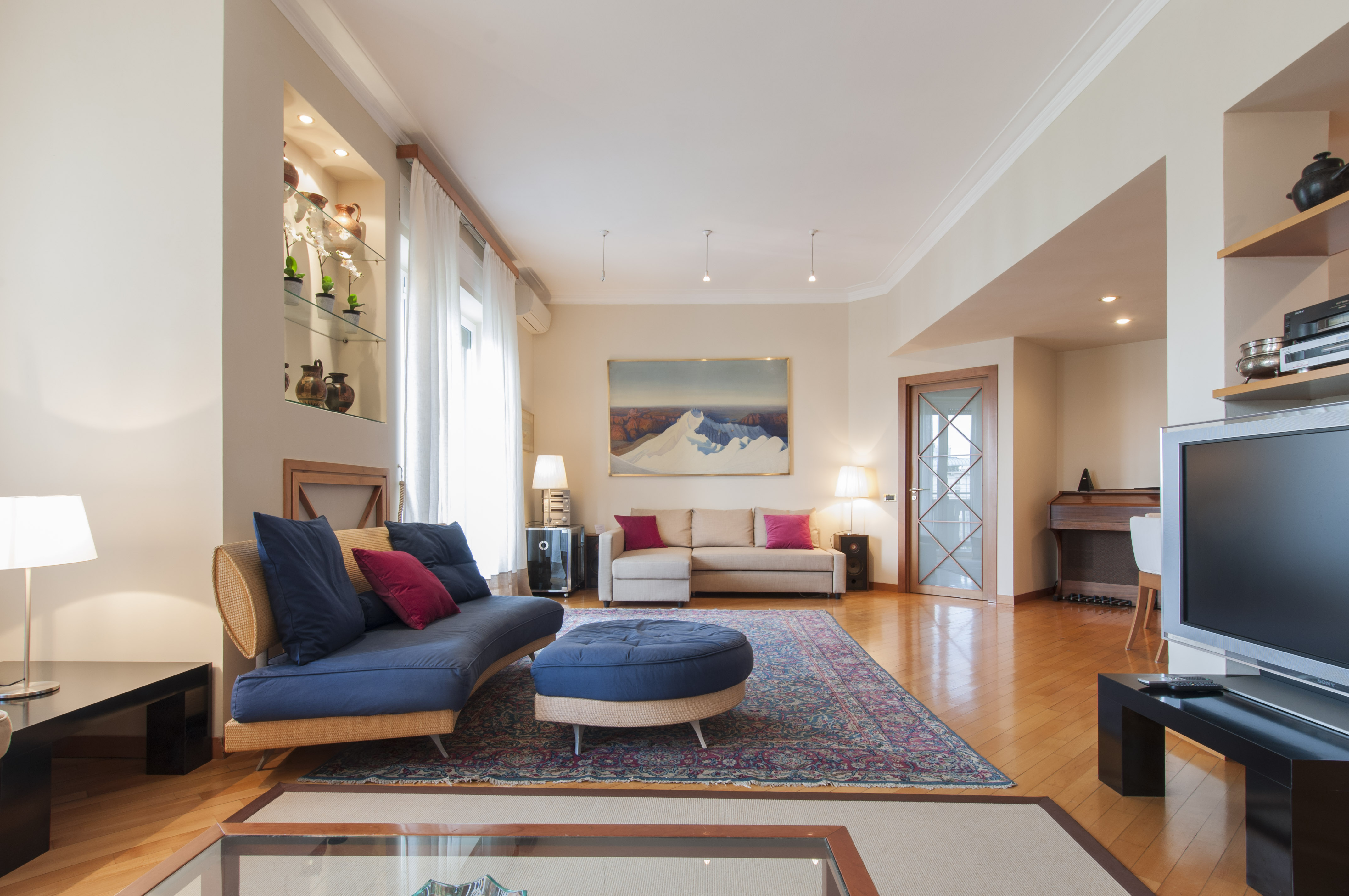 Large and elegant apartment in the city center