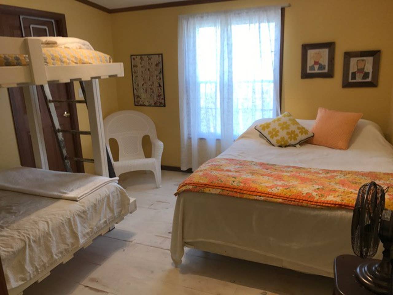 "The Lake House" on Lake Centralia Houses for Rent in Centralia