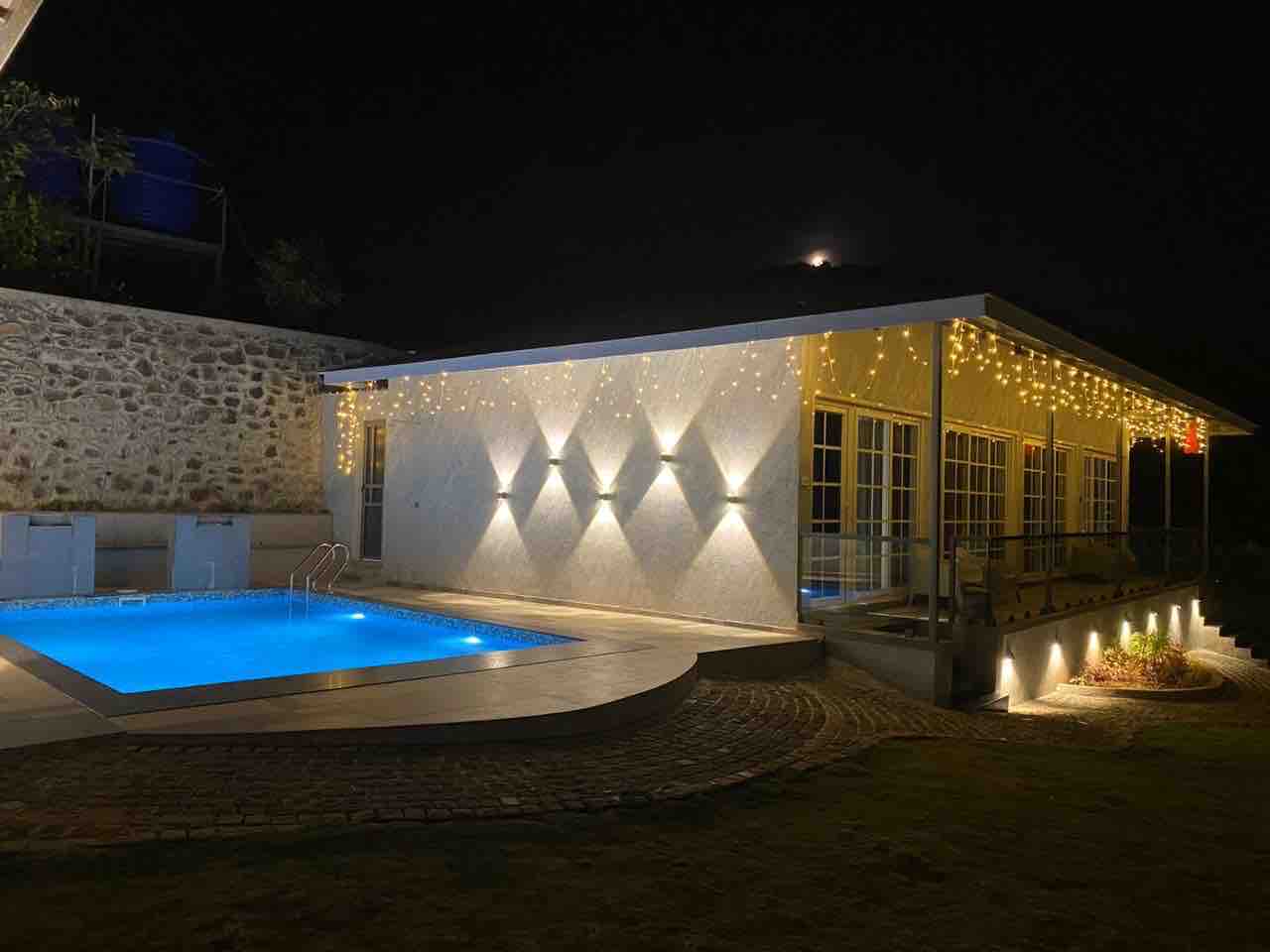 Jumbo Paradise-Calcite Villa Luxury pool cottage .