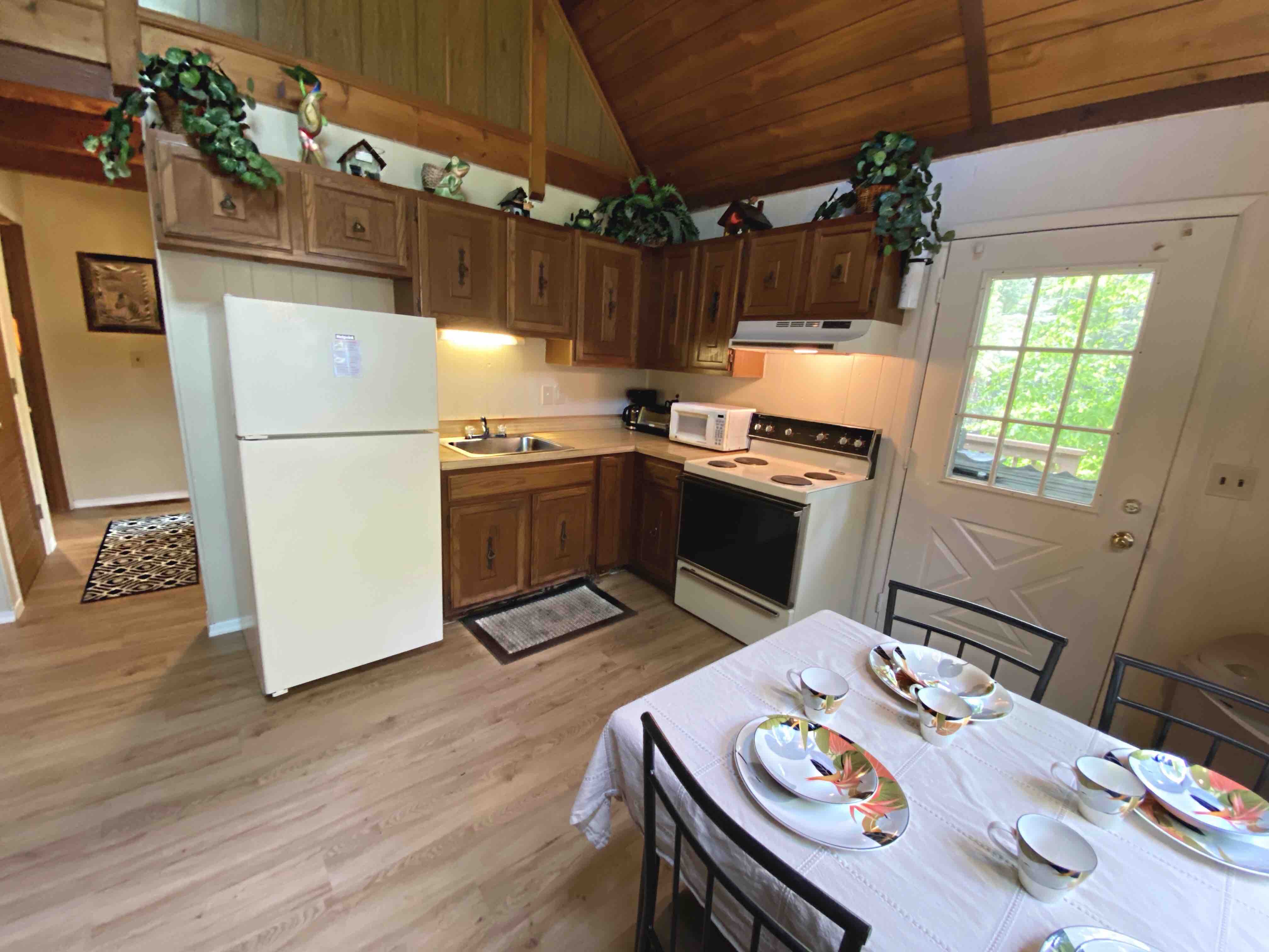 COZY COTTAGE IN THE WOODS (WLE) Houses for Rent in Paupack