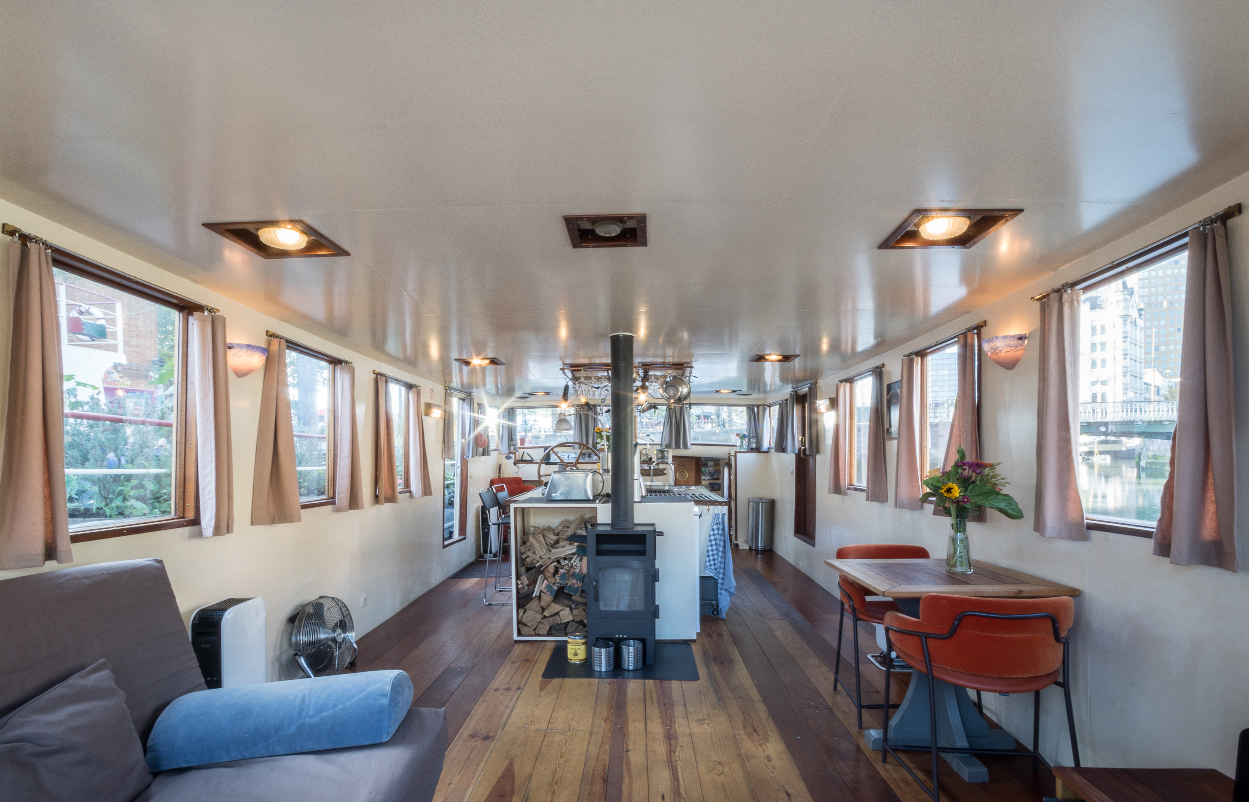Boat apartment Rothor on top location (1-4 pers) — Rotterdam stay