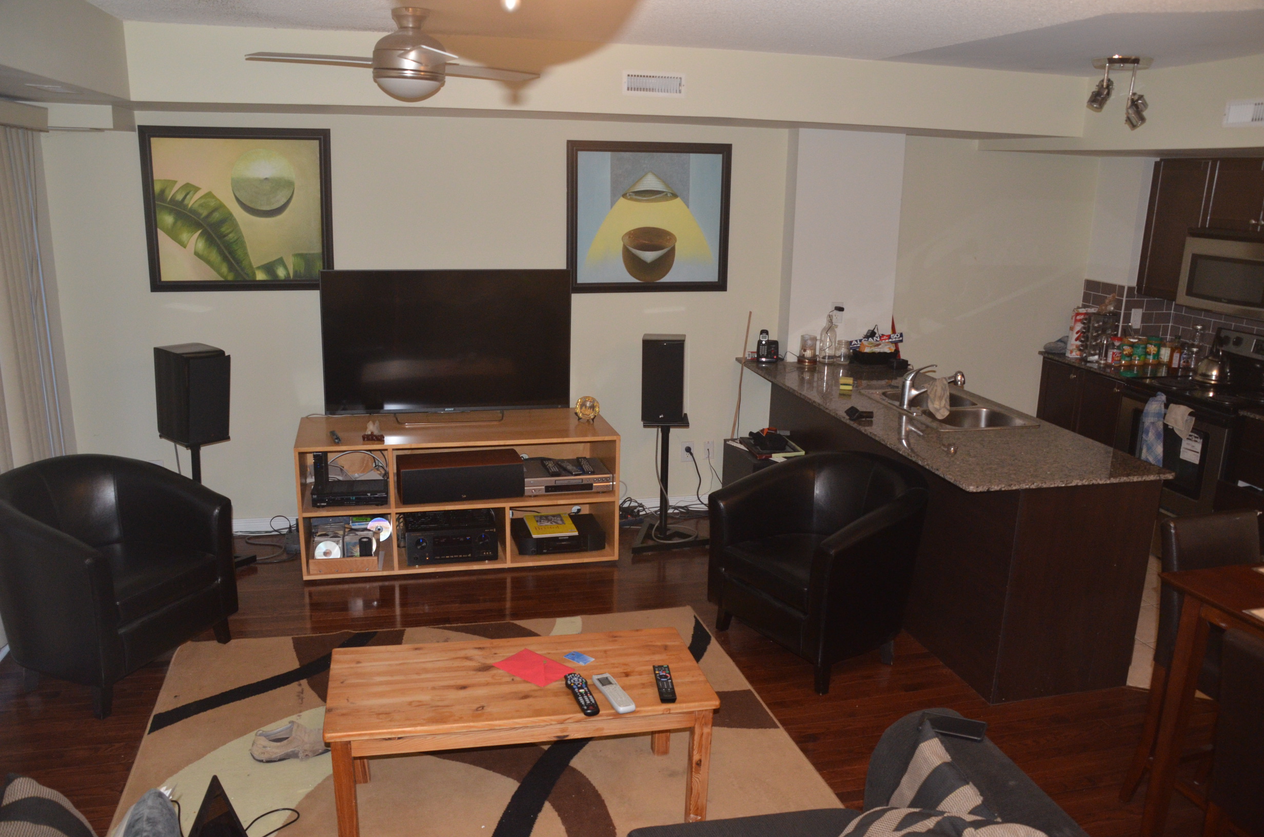 Private bedroom close to bus, subway and UP Exp