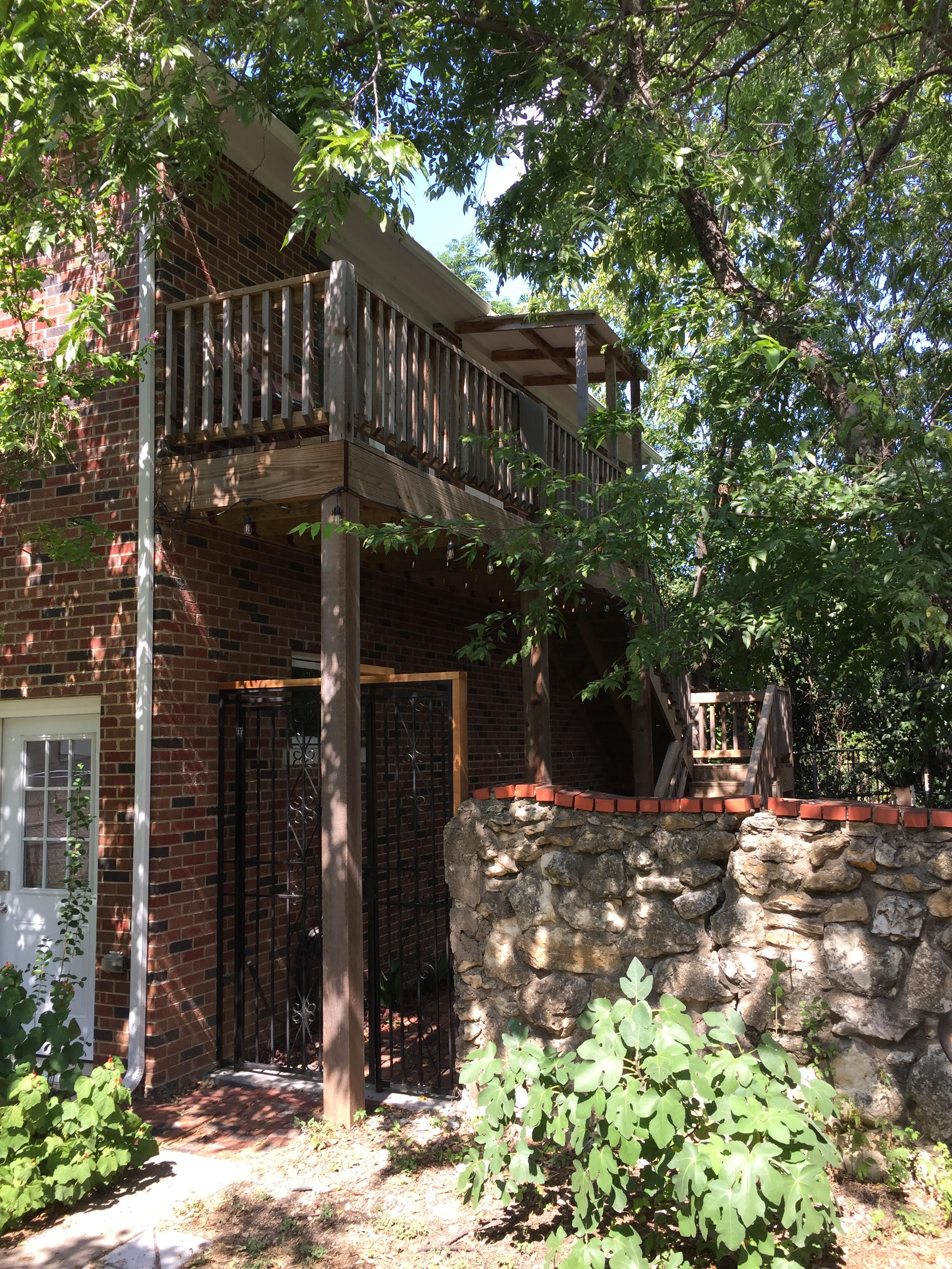 The Treetop Apartment - Fairmount in Fort Worth