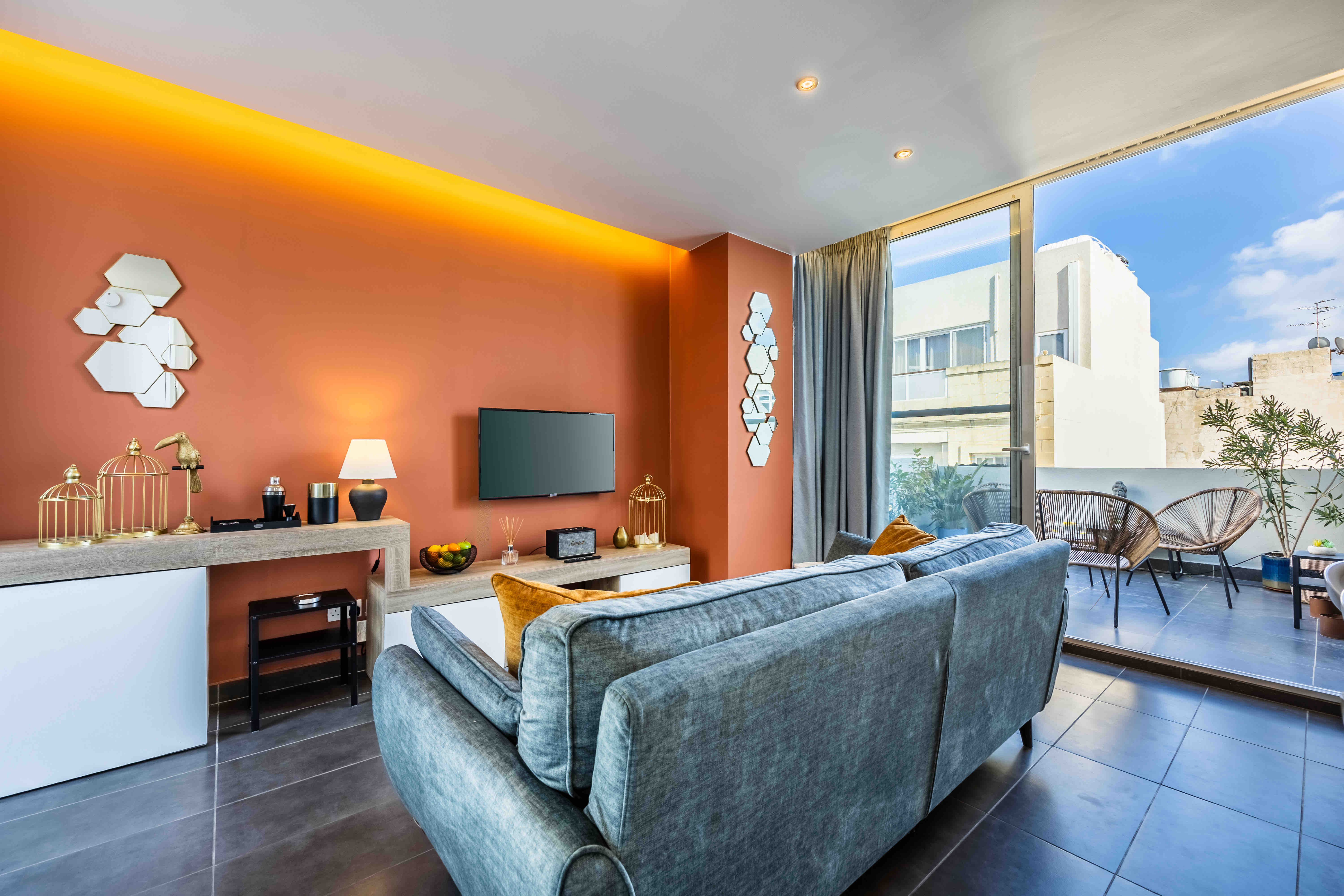 Vibrant Penthouse w. Terrace St Julians | Sleeps 4