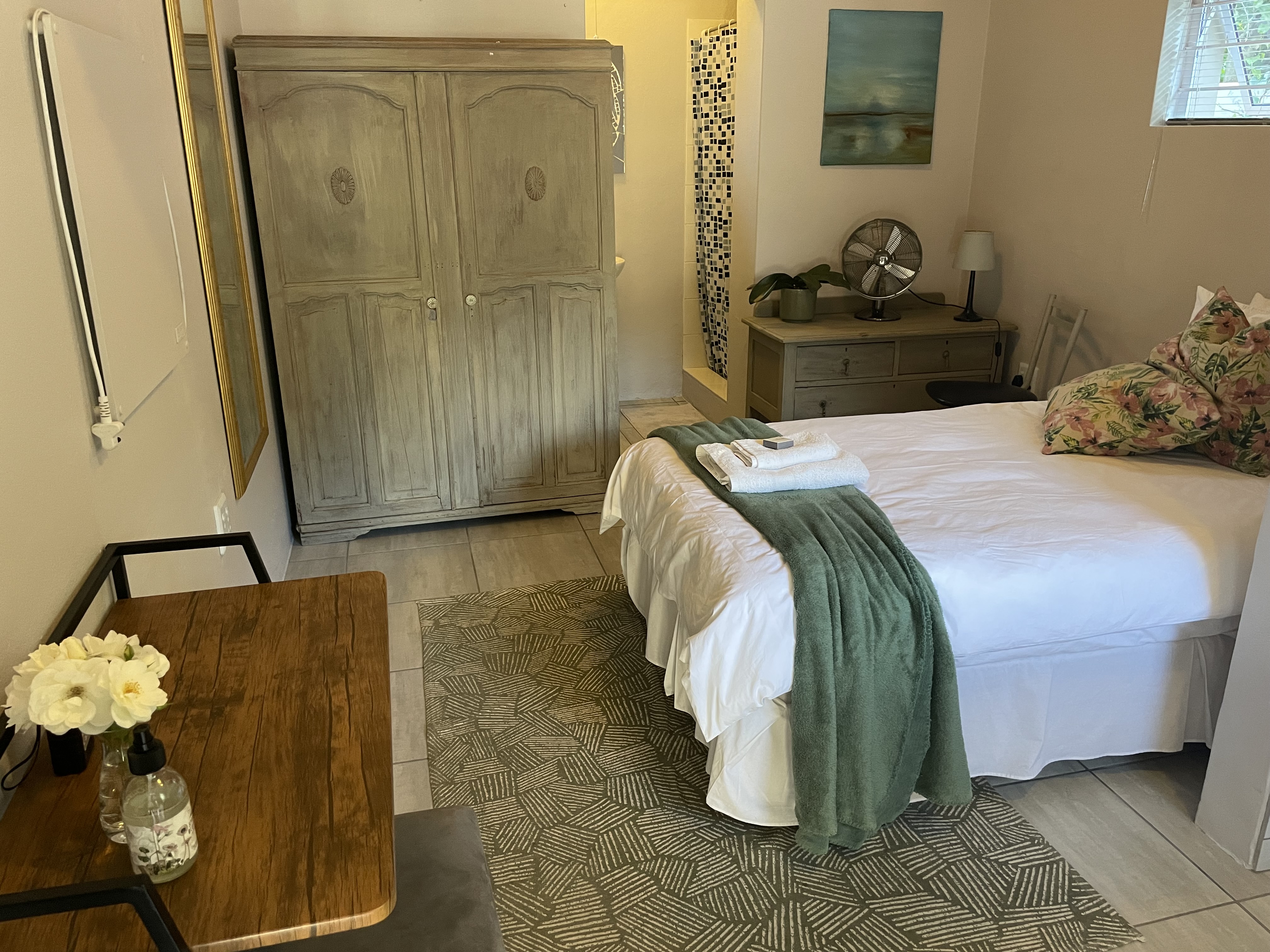 Olive Branch Studio (Off Grid)