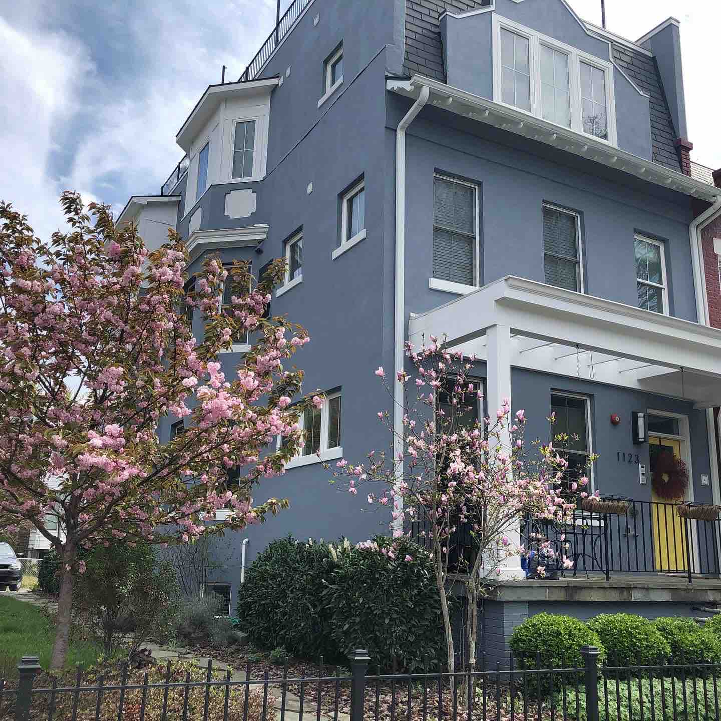 Private room in 2 bed/2 level spacious condo in Ivy City, Arboretum, Trinidad, Carver Langston, Washington Dc