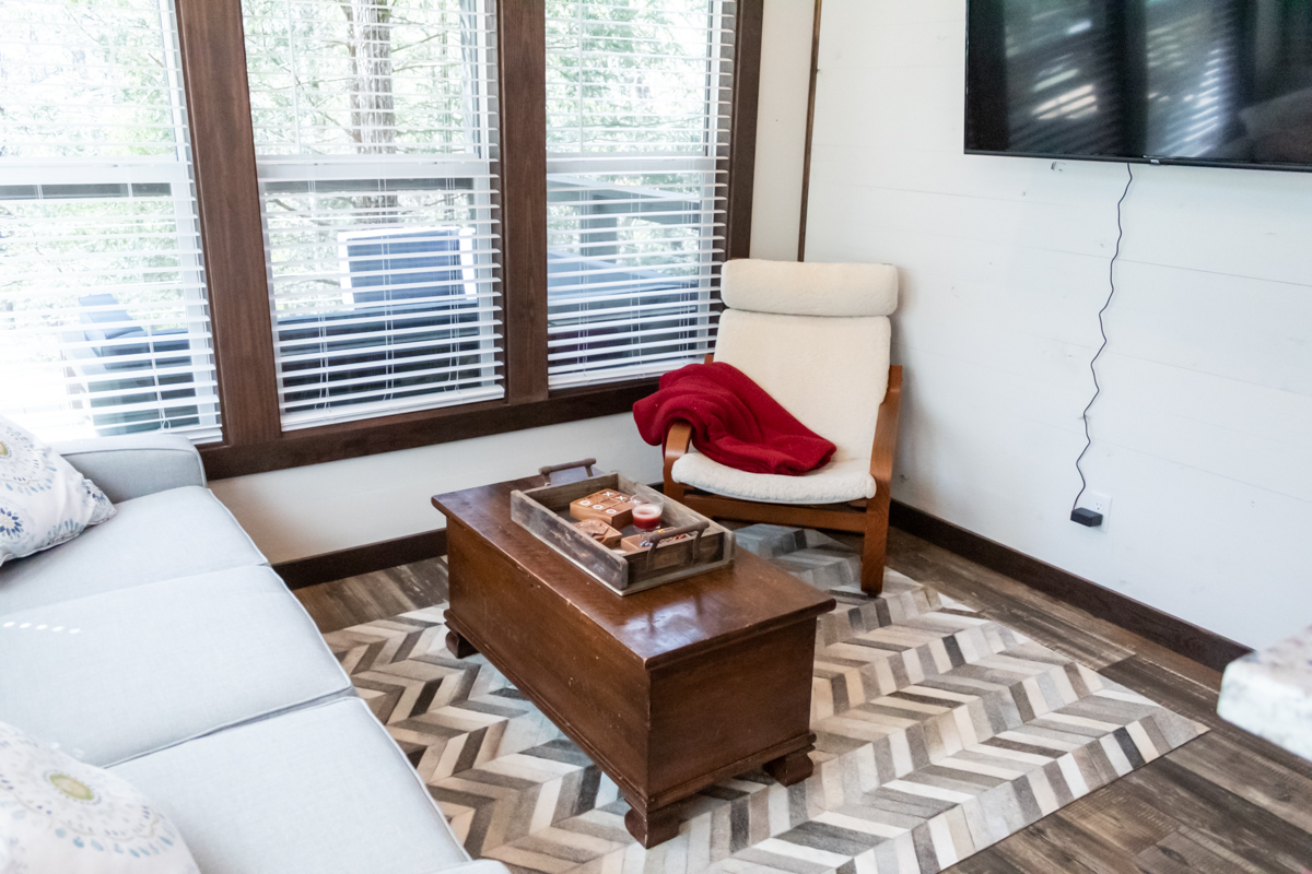 On the Edge at The Retreat at Deer Lick Falls Tiny houses for Rent in