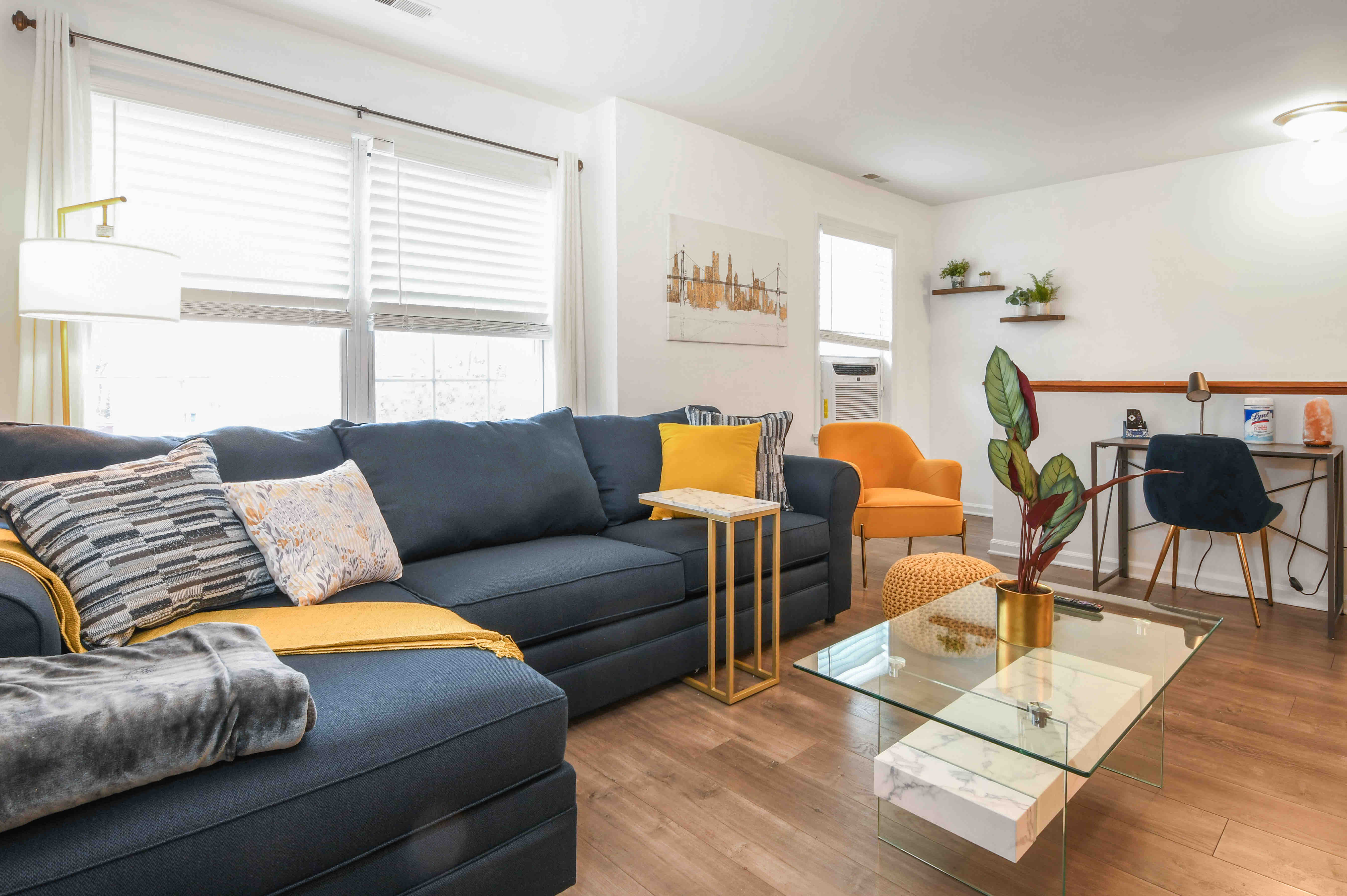 Lavish 3Bed Apt ! Free Gated Parking! 30 min NYC! in Central, Newark