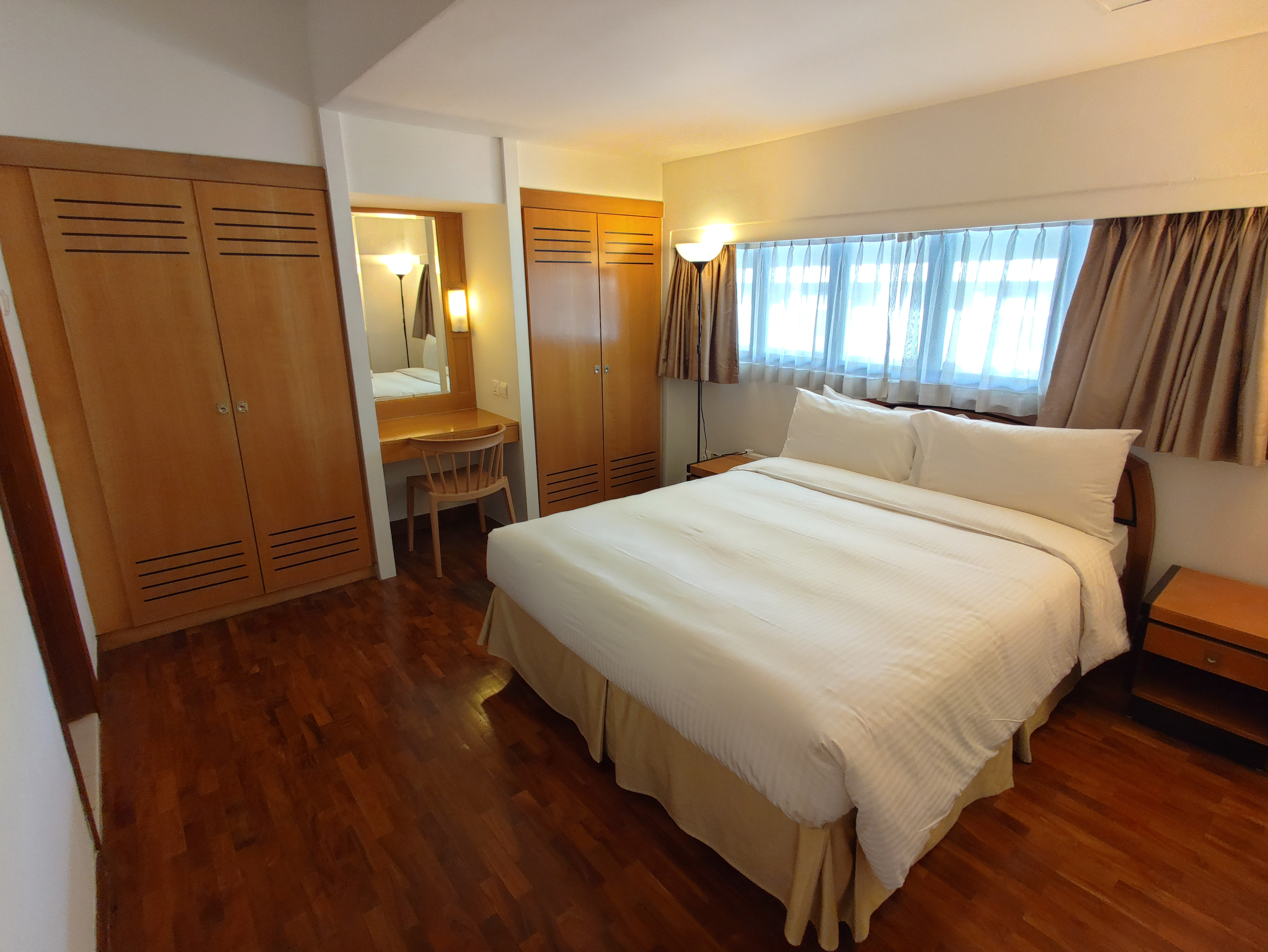 2 Deluxe Suite Apartment along Orchard Road!