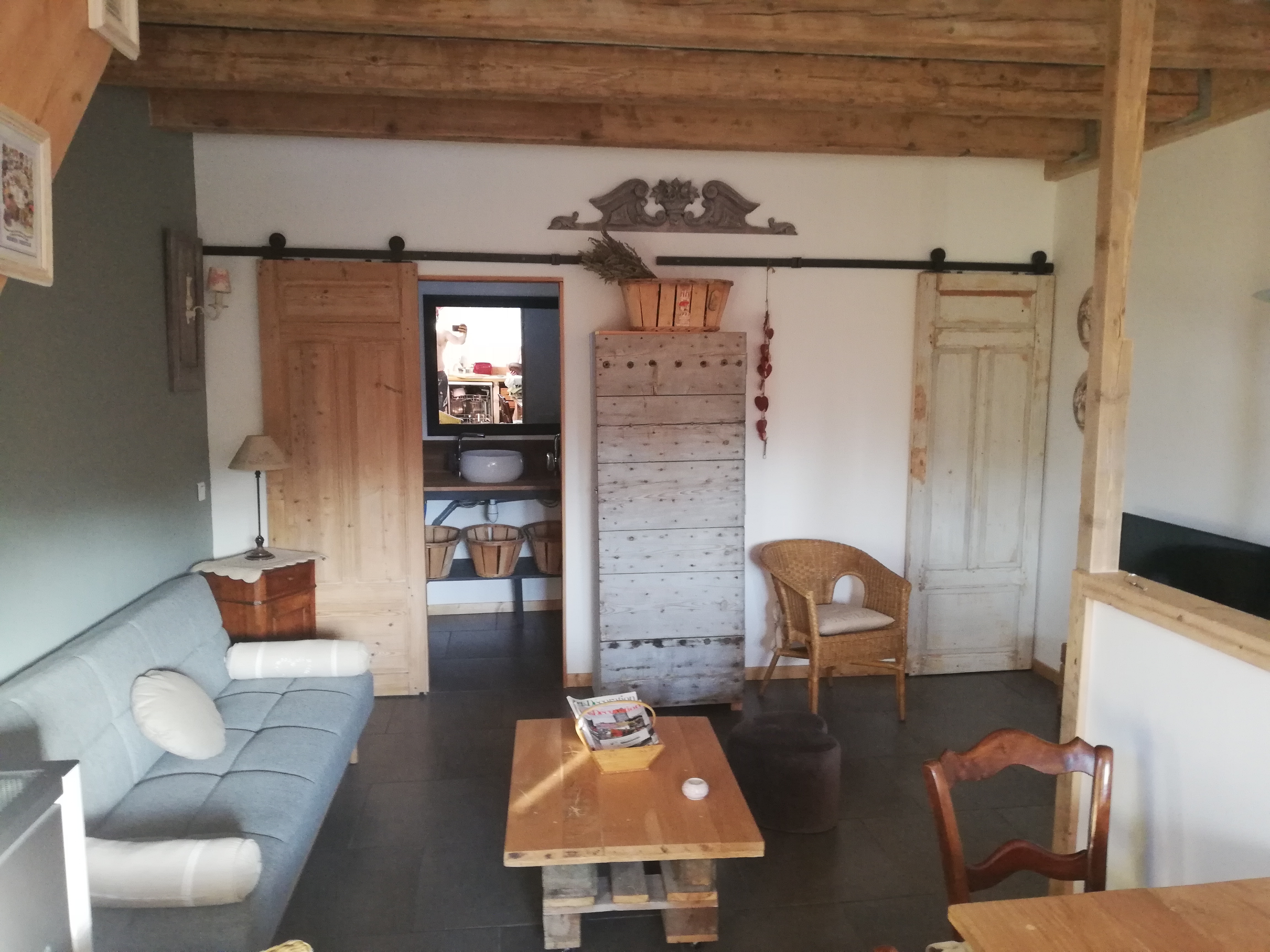 Independent accommodation with a quiet jacuzzi