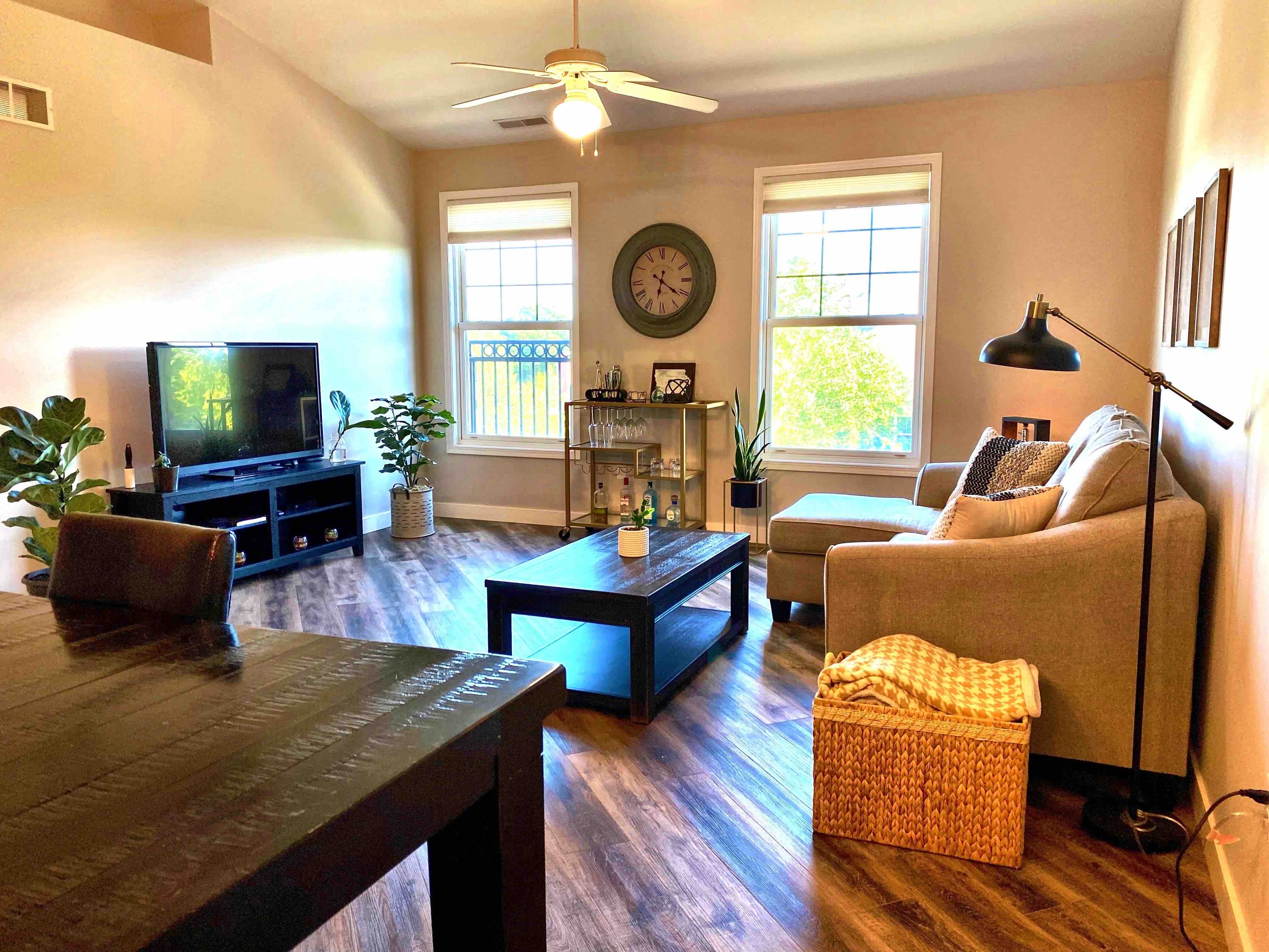 Private Getaway in the Peninsula Neighborhood ★ Condominiums for Rent