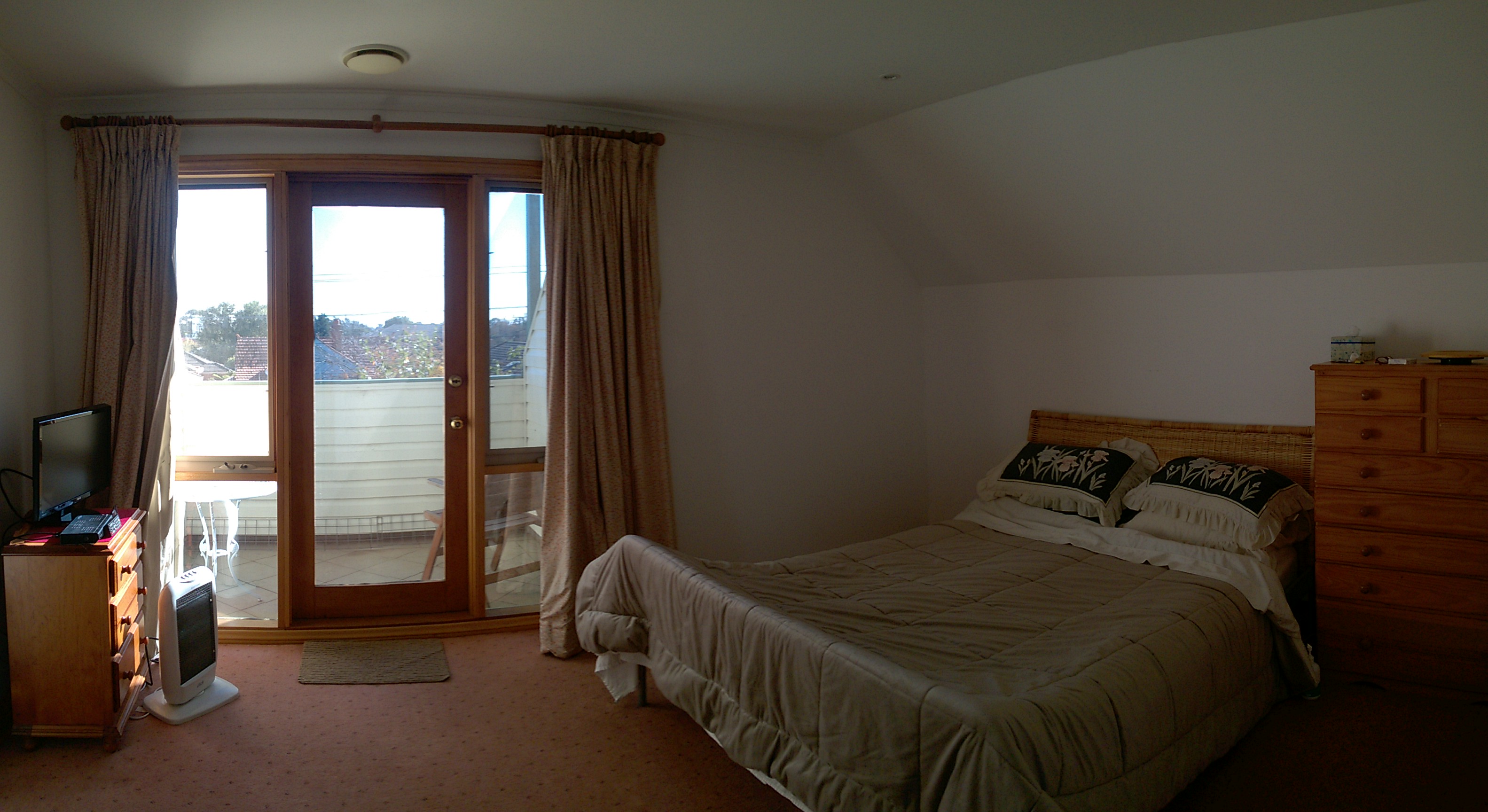 Great Location + Private Ensuite + Balcony in Glen Eira, Melbourne