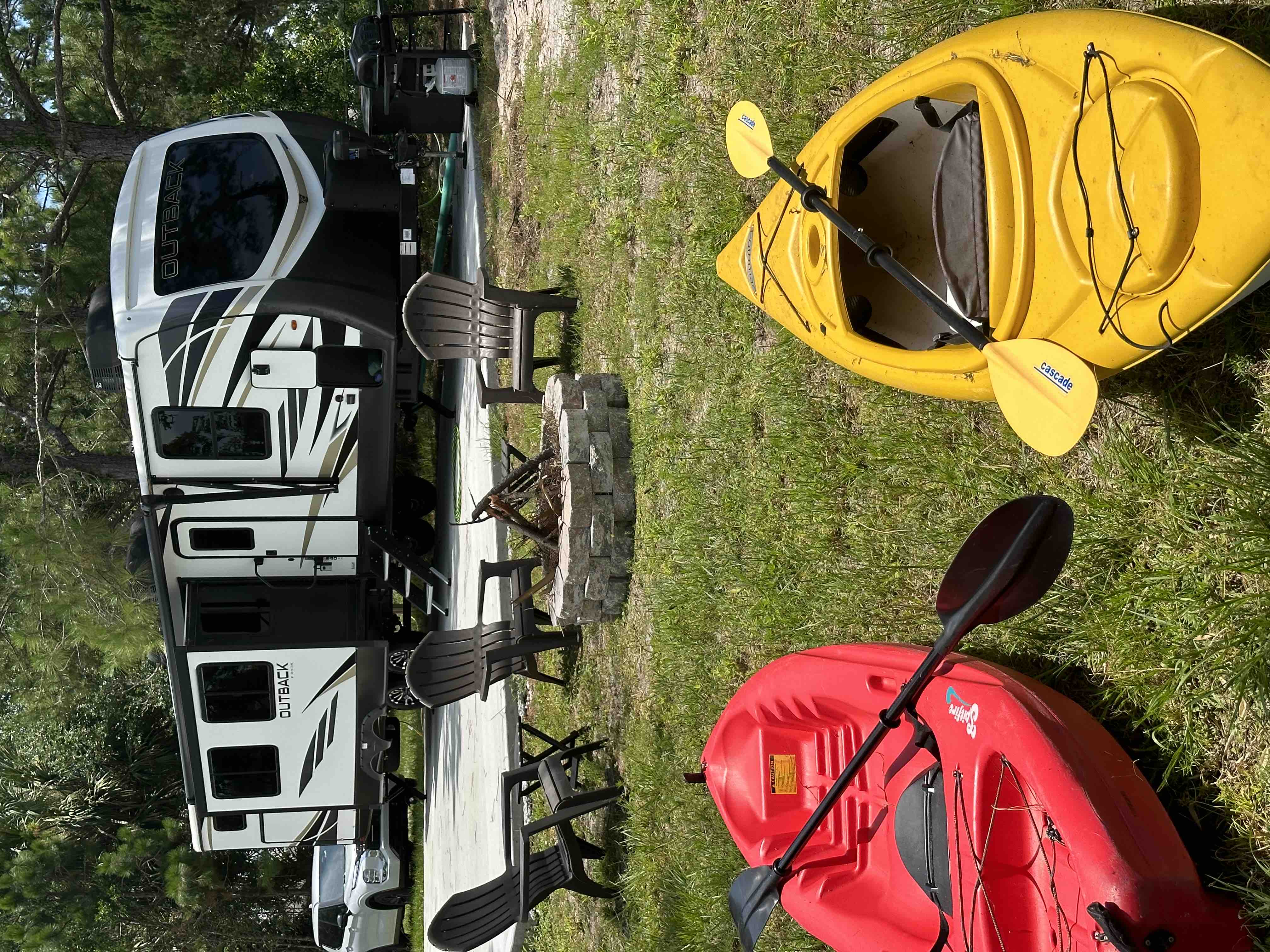 Luxury Camper & Lakefront!