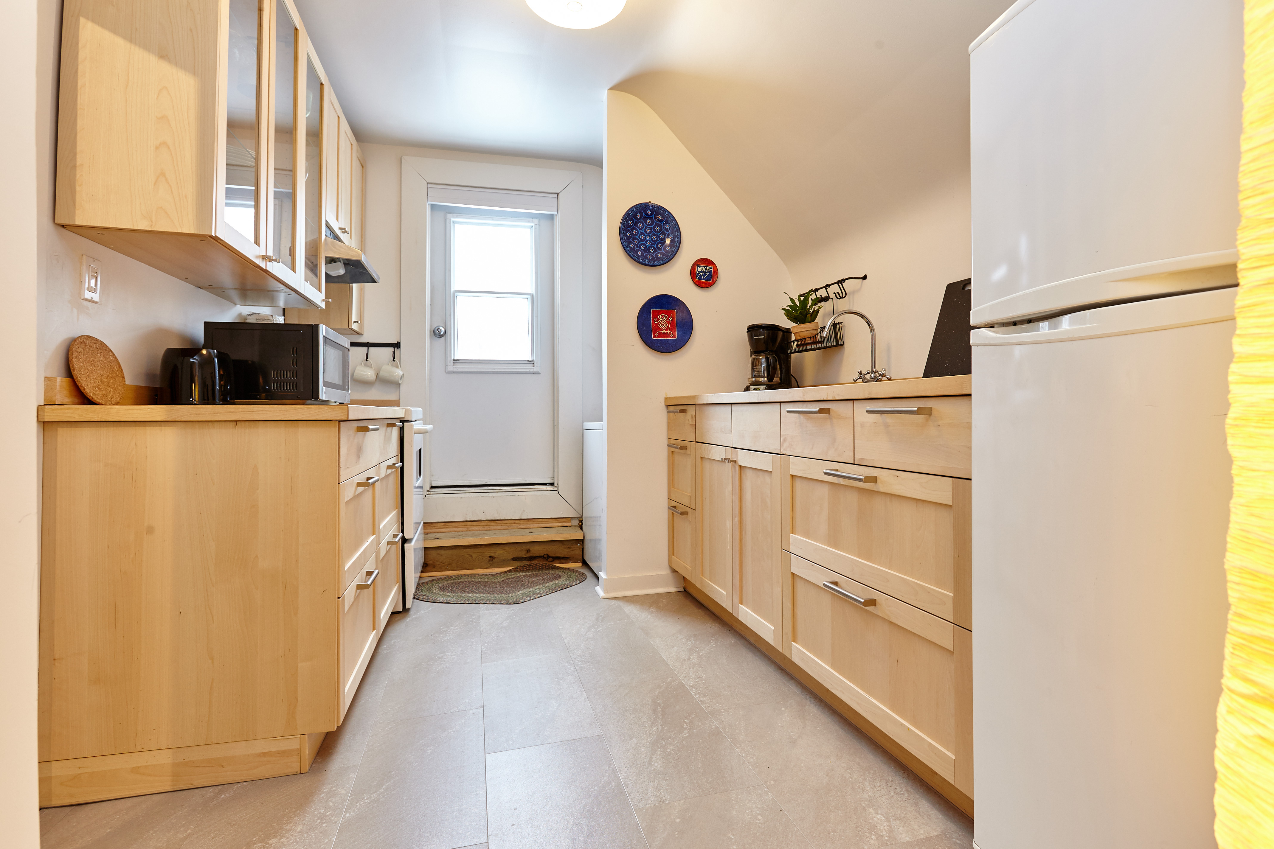 Unique Beaches Apartment Guest suites for Rent in Toronto, Ontario