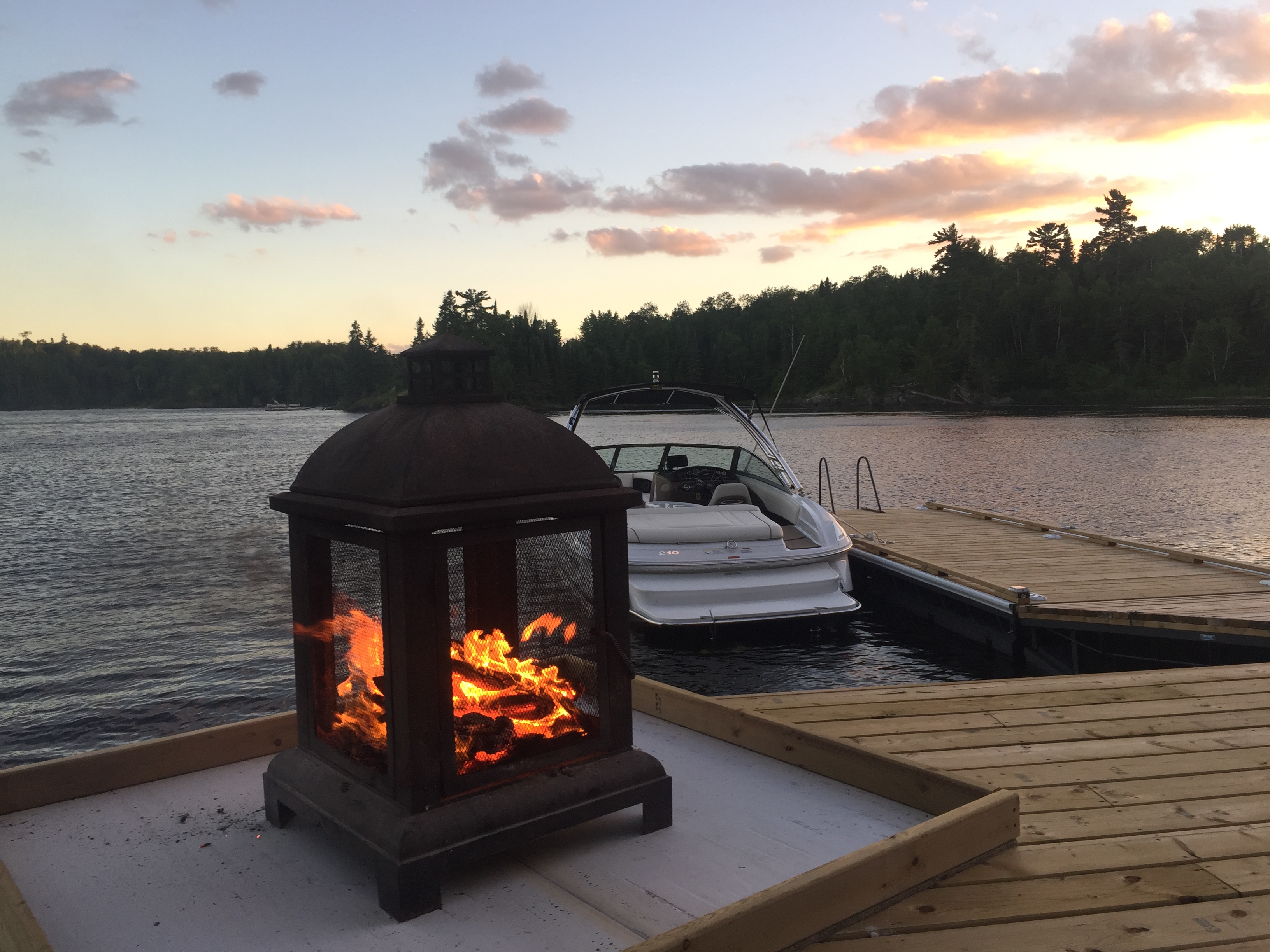 Newly built Lake of the Woods Road access cabin Cabins for Rent in