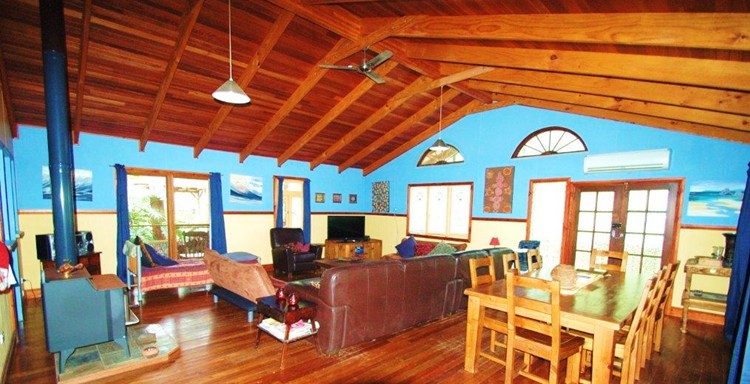 Sanctuary Bush to Beach House own path to beach! in Nambucca Valley, Mid North Coast
